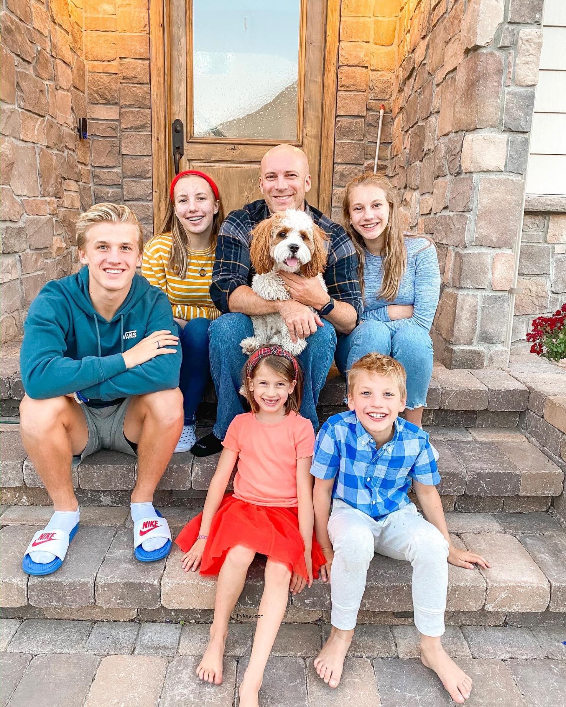 ruby franke's kids with their dog on front steps