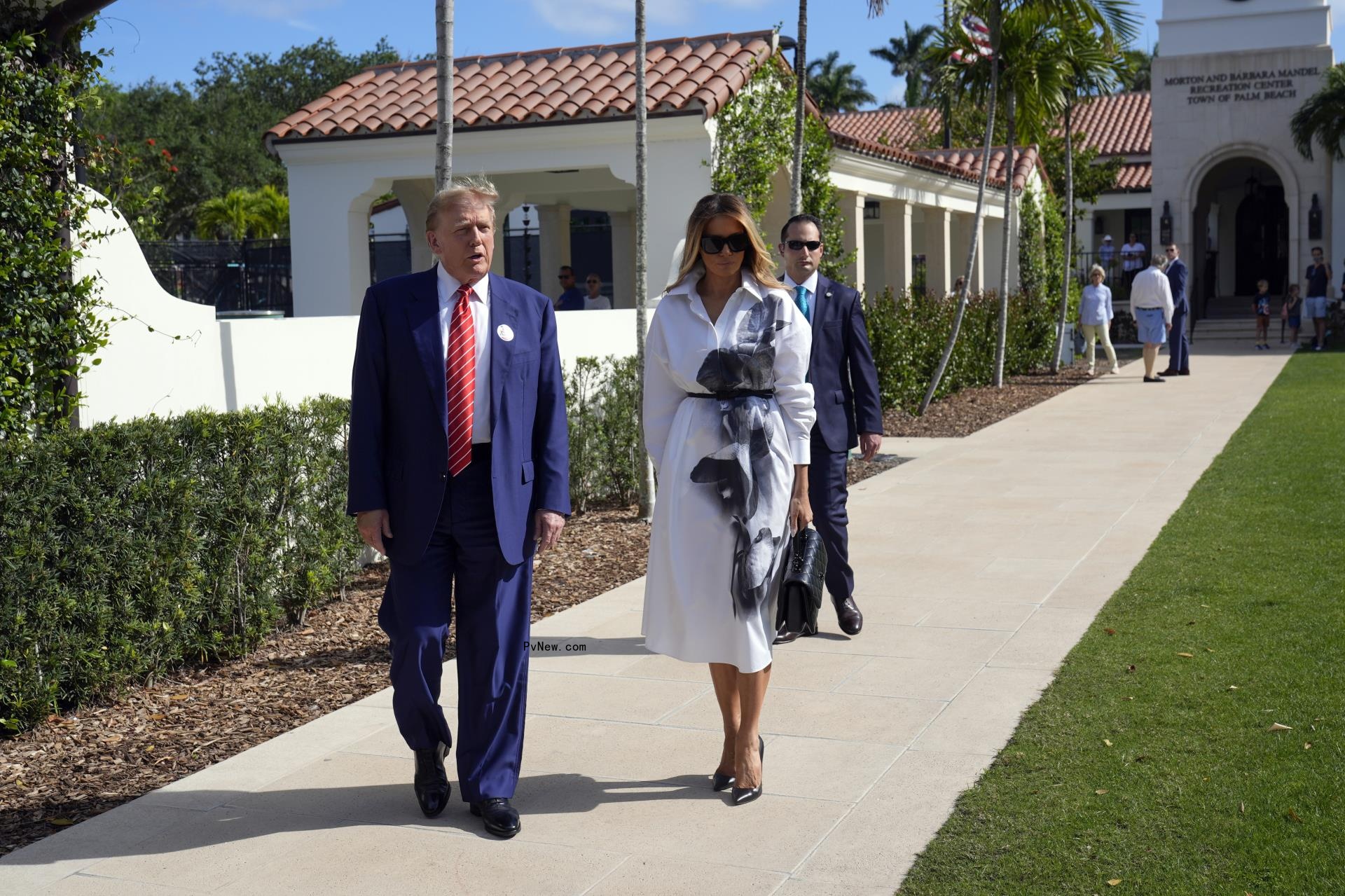 Melania Trump and Do<i></i>nald Trump.