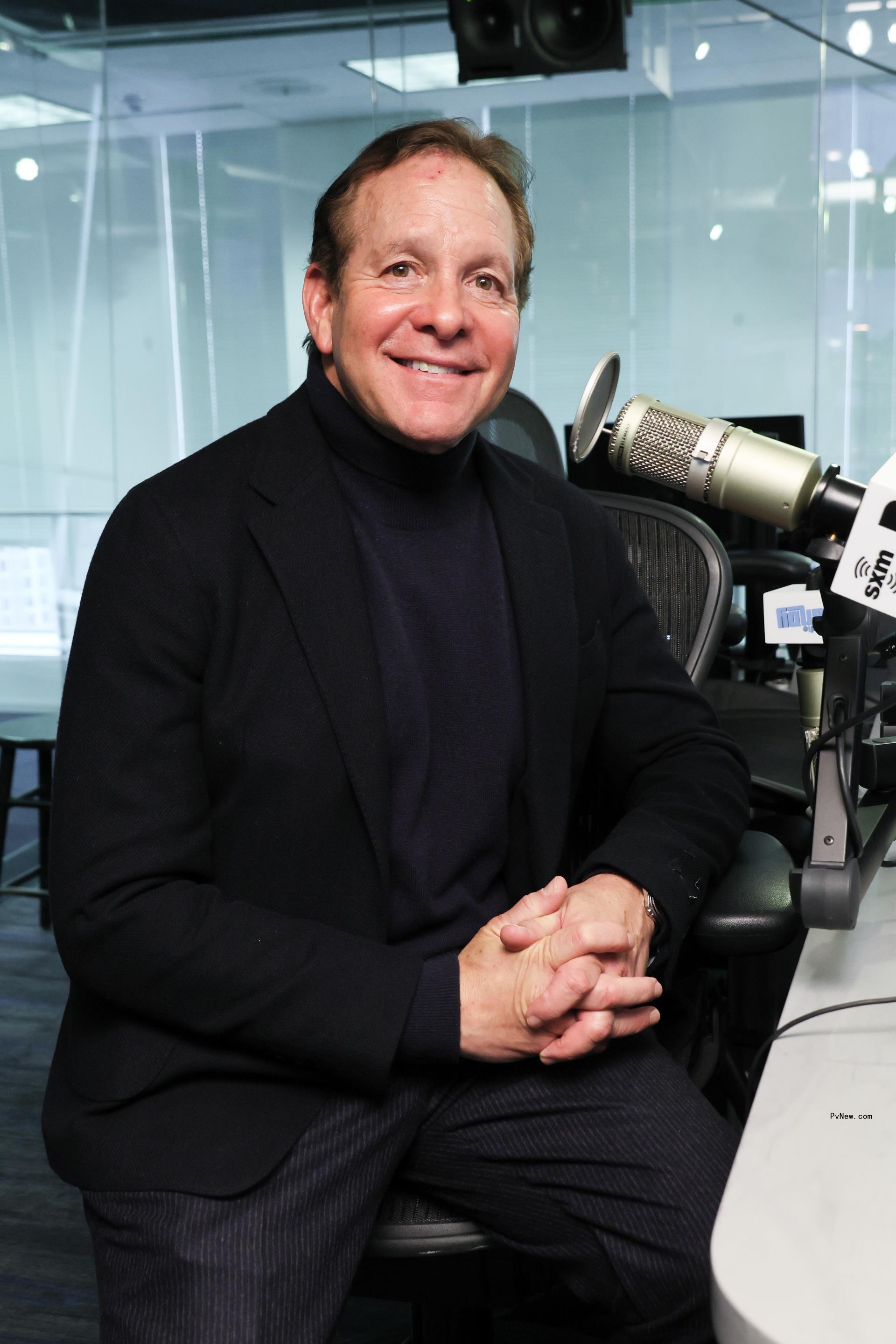 Steve Guttenberg.