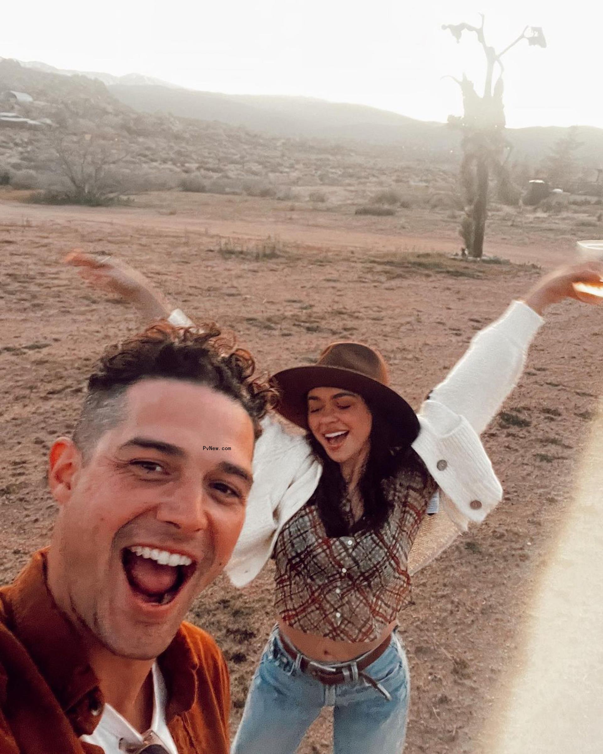 A selfie of Sarah Hyland and Wells Adams.