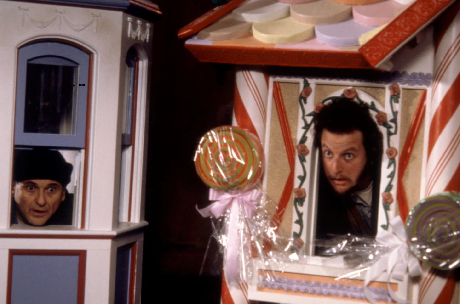 Joe Pesci and Daniel Stern in a scene from