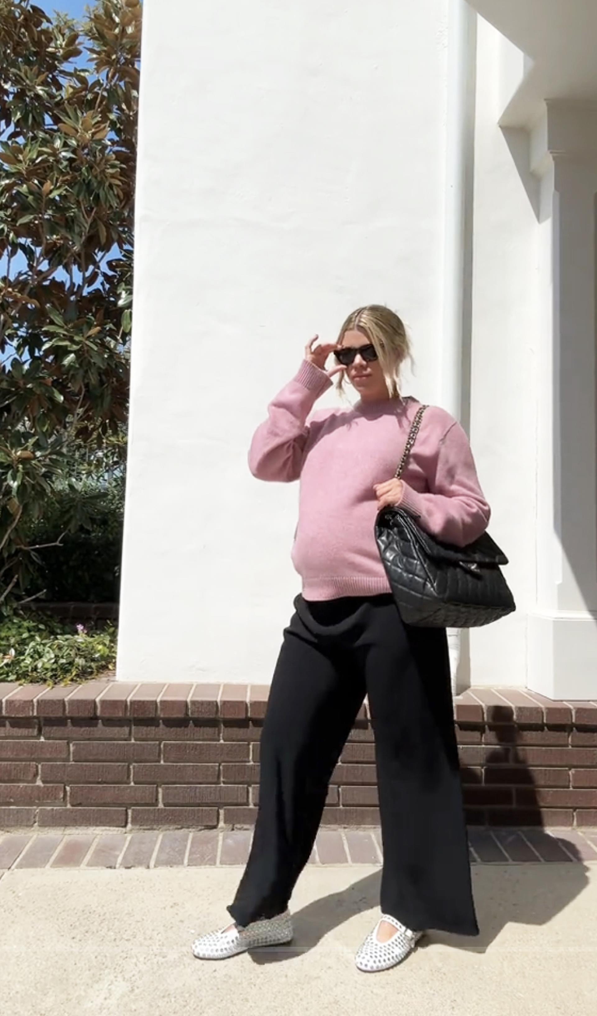 Sofia Richie pregnant.