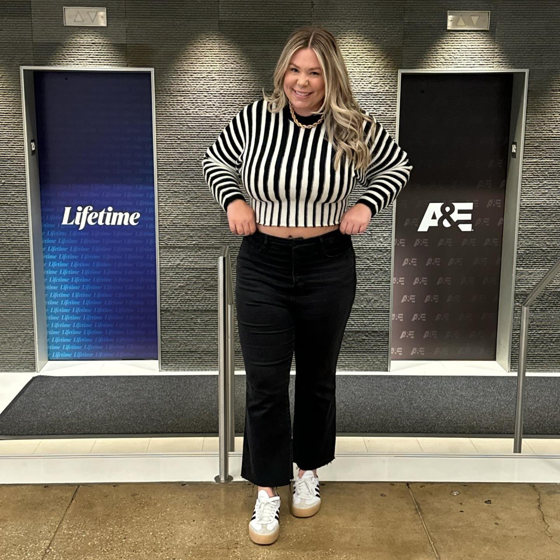 kailyn lowry adjusting her pants