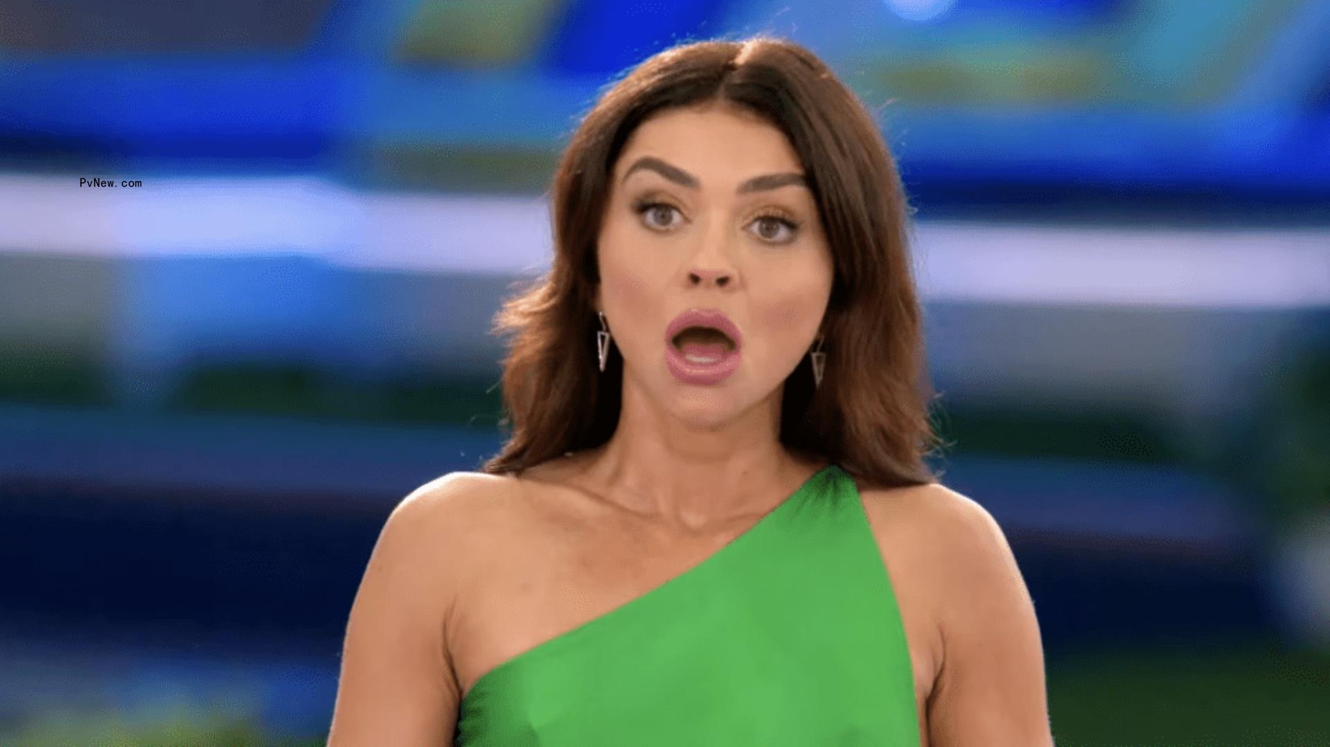 Sarah Hyland on