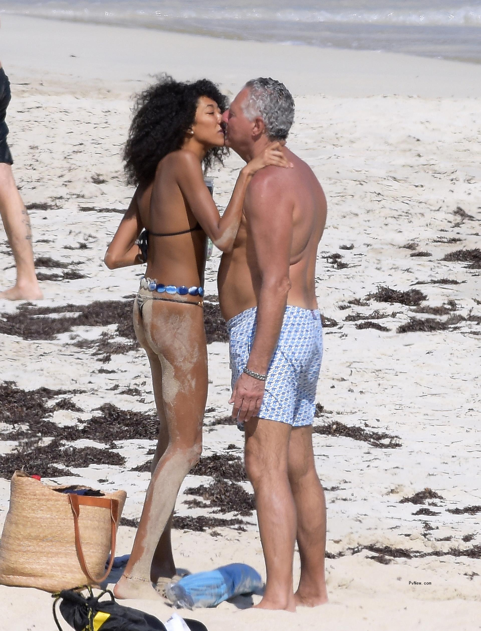 Aoki Lee Simmons and Vittorio Assaf