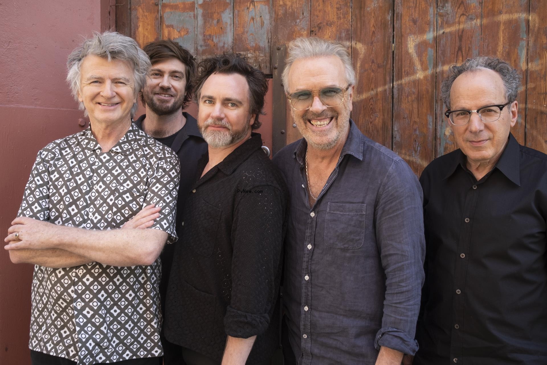 Crowded House’s Neil Finn on How a Stint With Fleetwood Mac Led to Revitalizing His Own Band: ‘I Realized That We Had a Flag That You Can Follow’