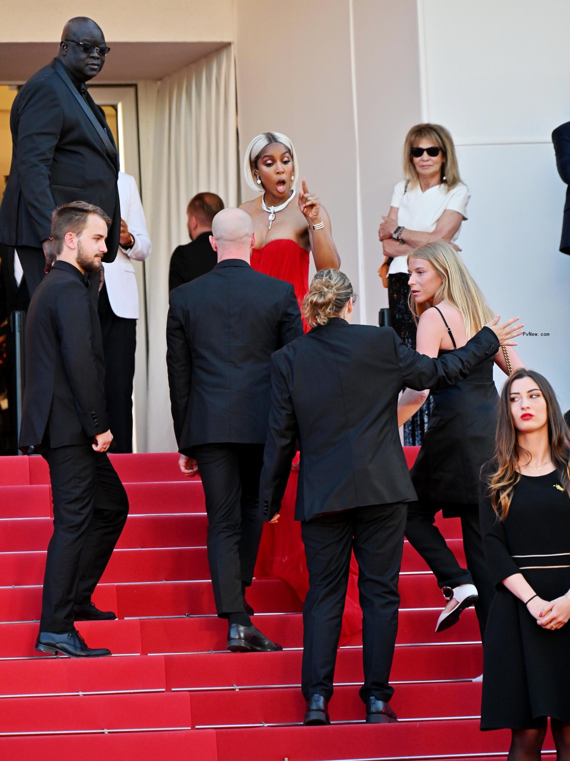 Kelly Rowland Cannes red carpet