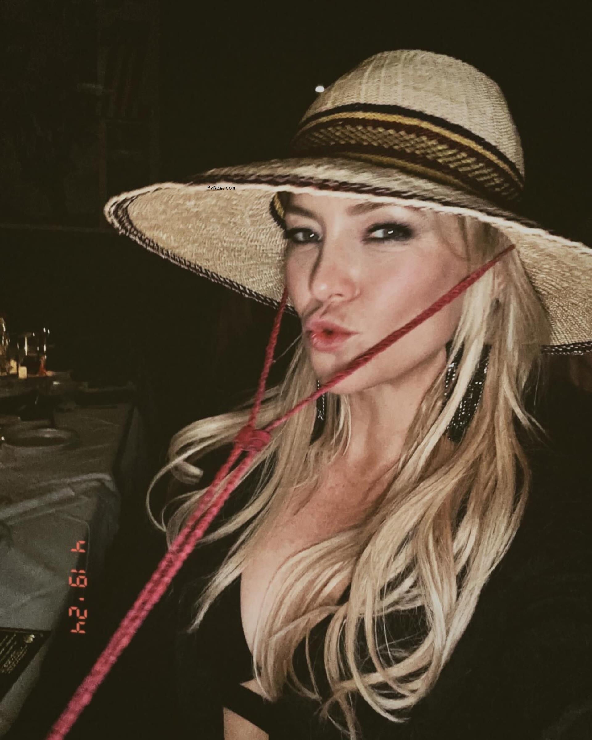 A selfie of Kate Hudson
