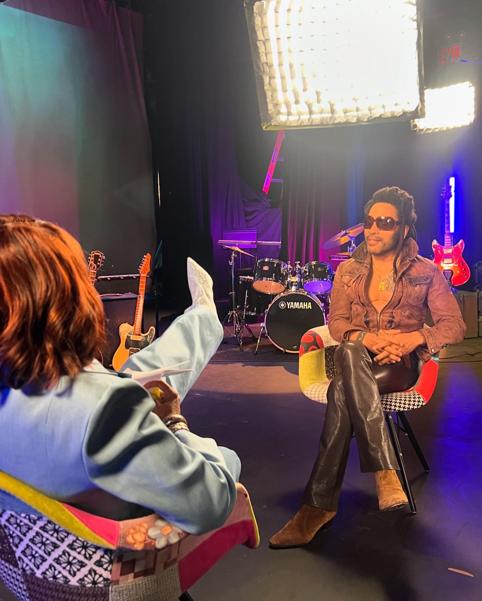 Gayle King interviewing Lenny Kravitz.