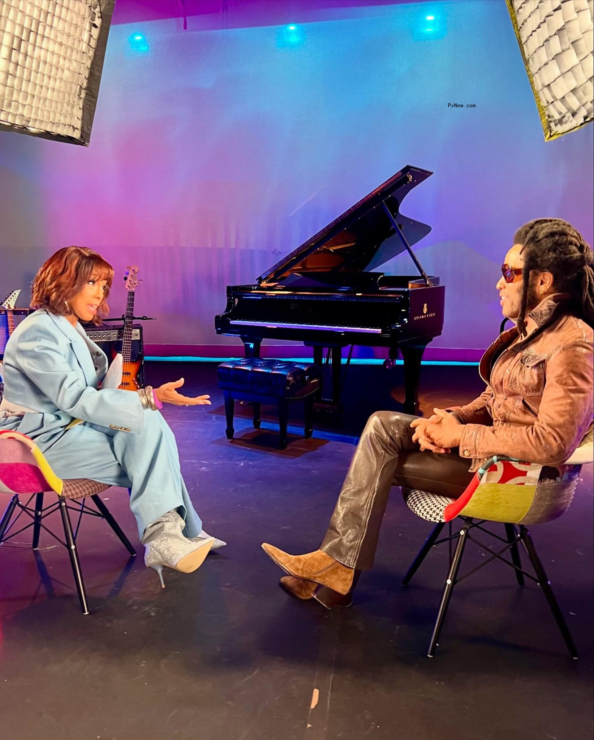 Gayle King interviewing Lenny Kravitz.