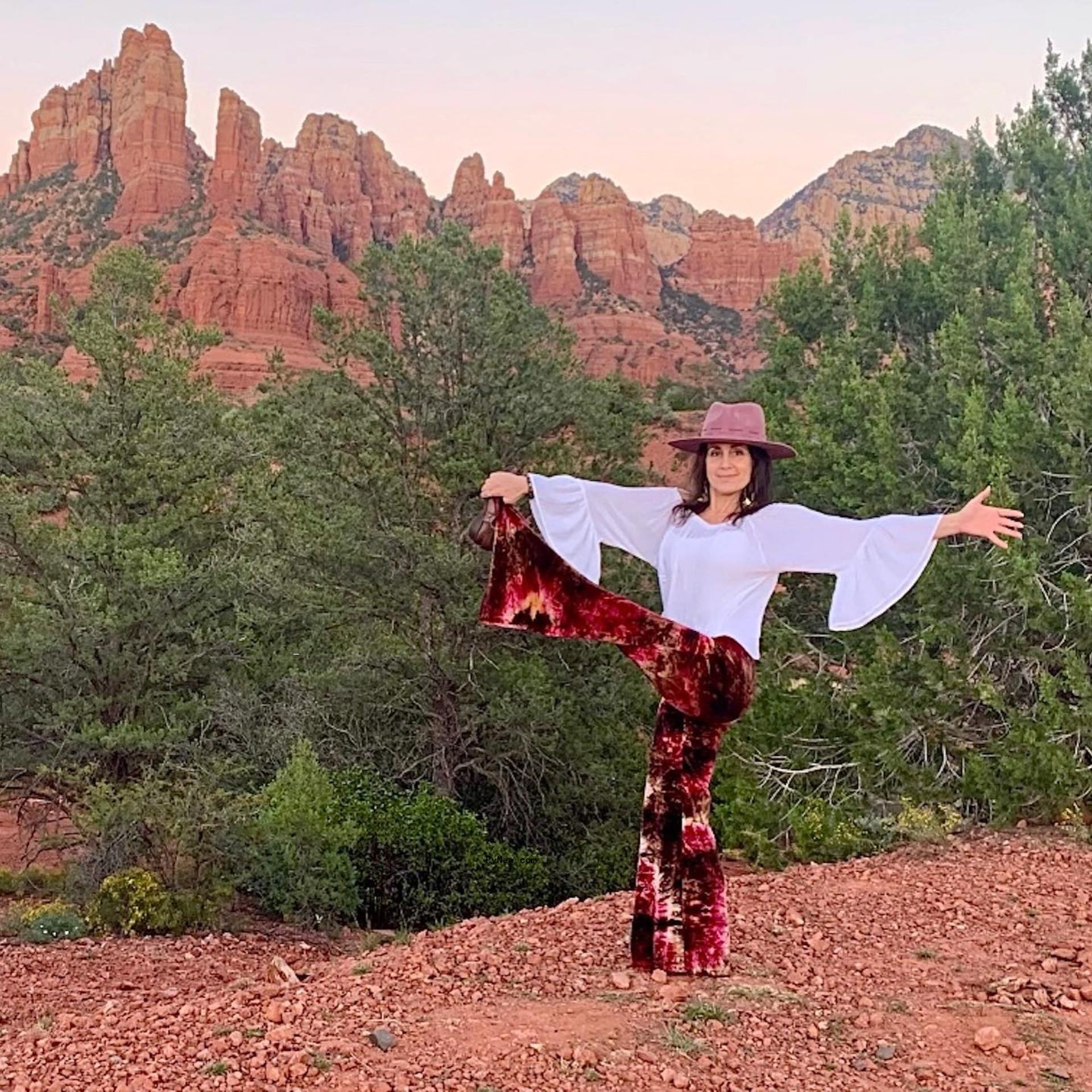 Alanna Zabel doing yoga.