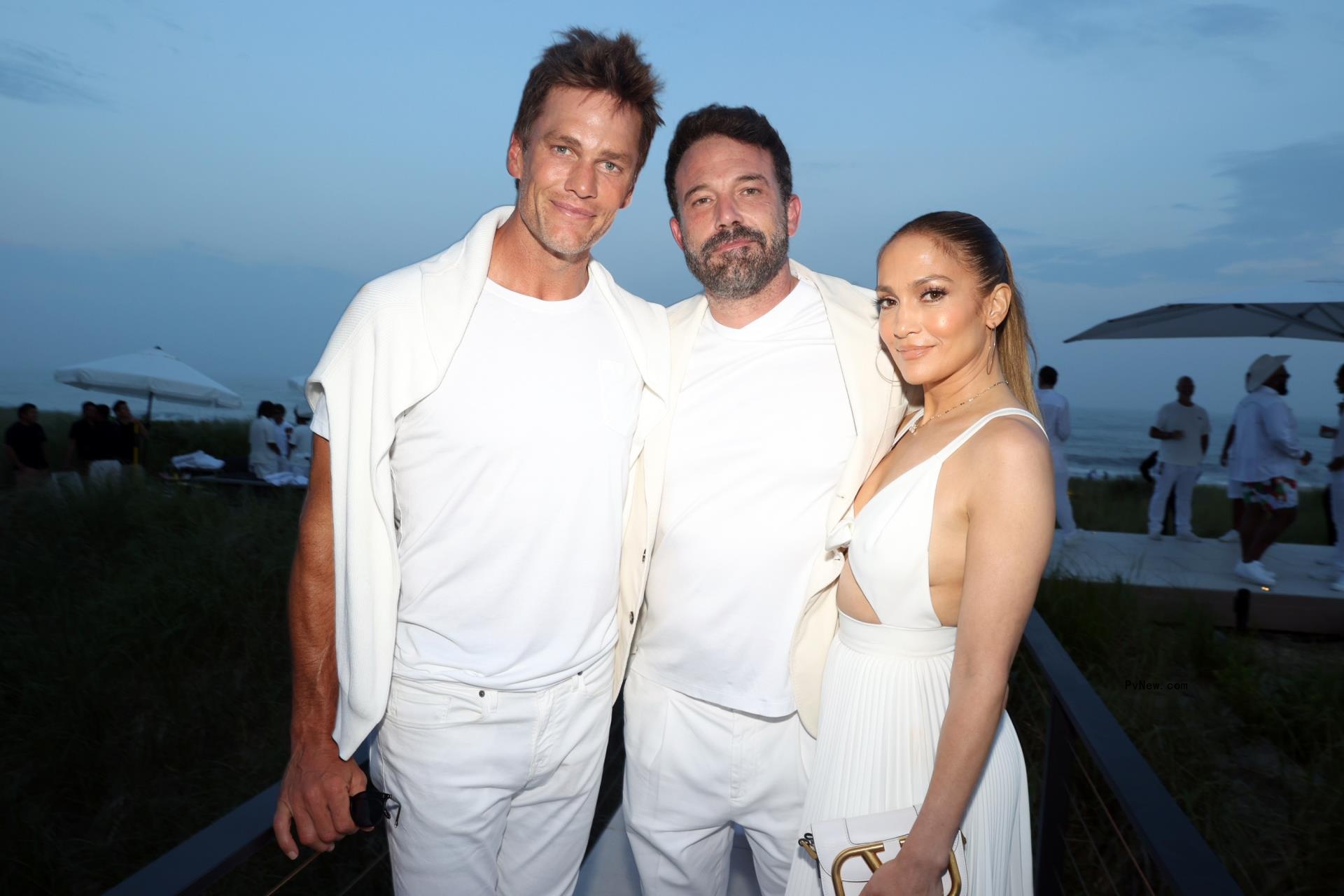 Tom Brady, Ben Affleck and Jennifer Lopez all in white