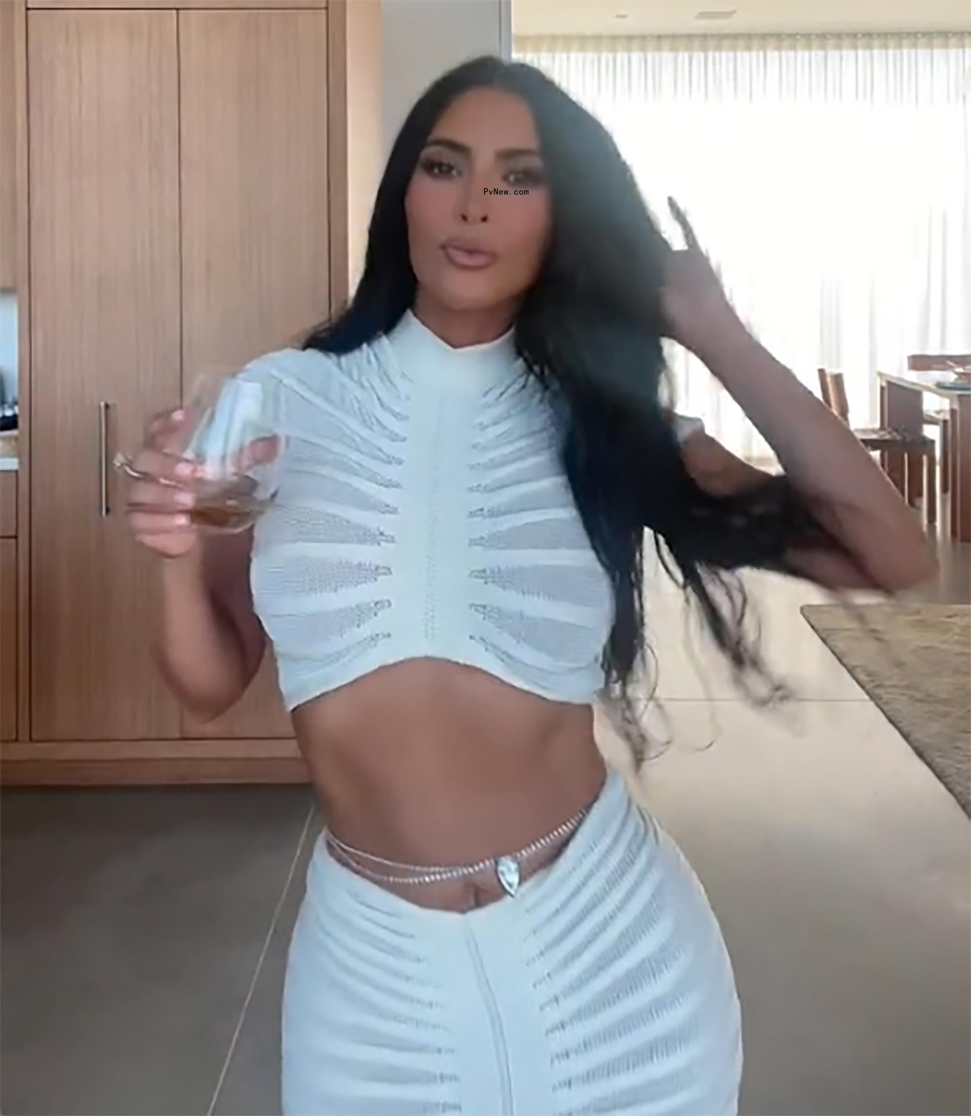 Kim Kardashian previously bid $2 million on a Co<i></i>ndo painting.