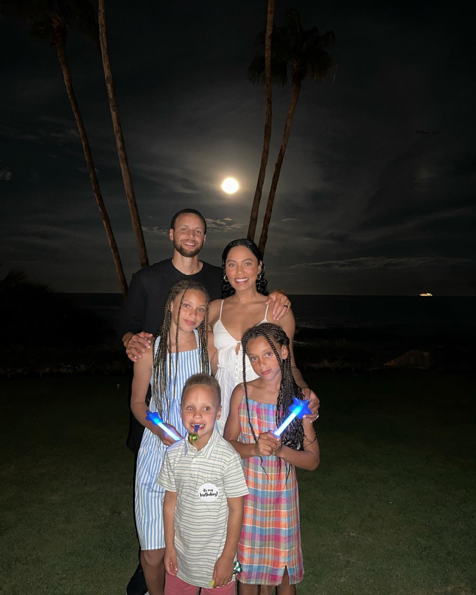 Ayesha Curry, Steph Curry and their kids