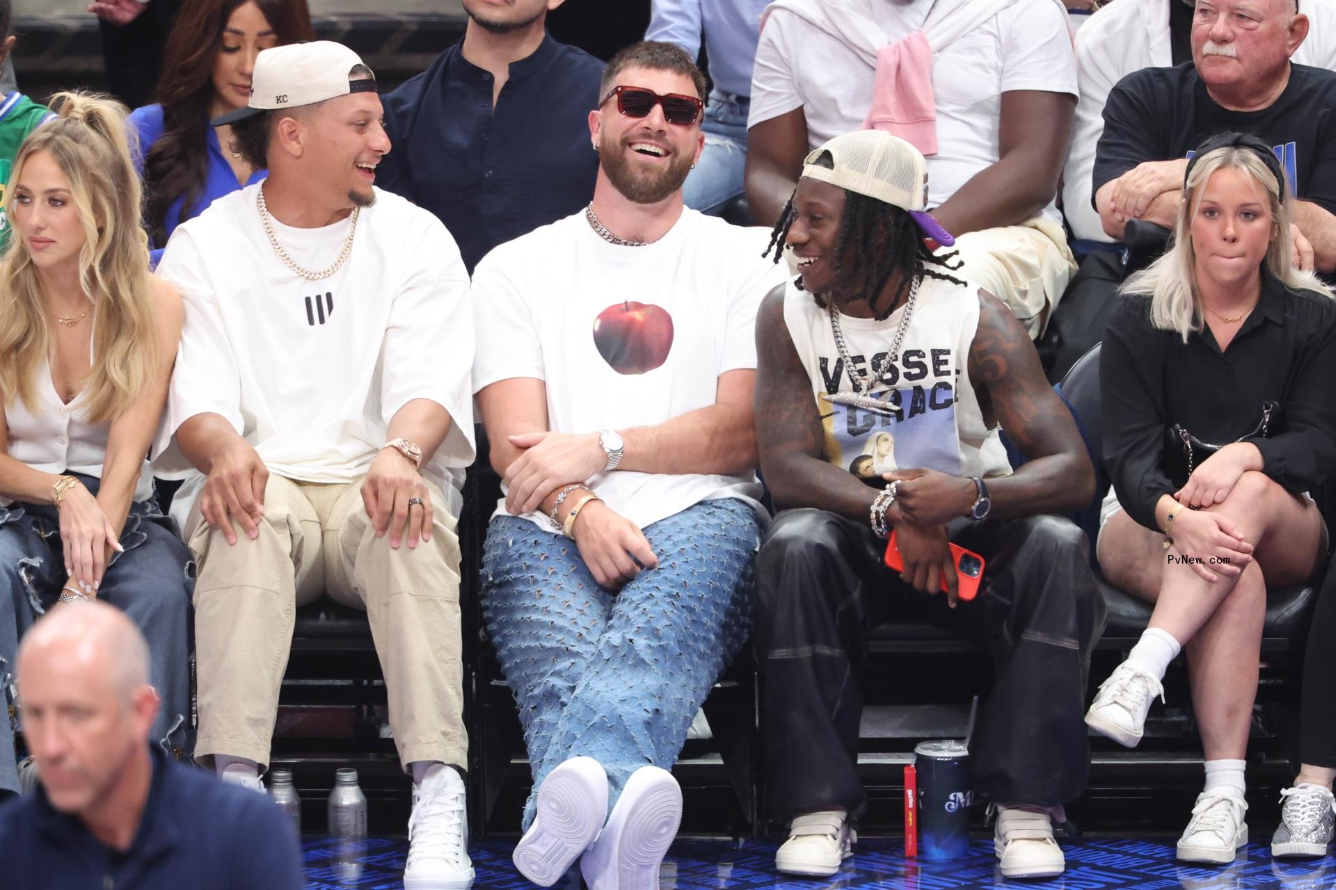 Brittany Mahomes, Patrick Mahomes, Travis Kelce and Marquise Brown