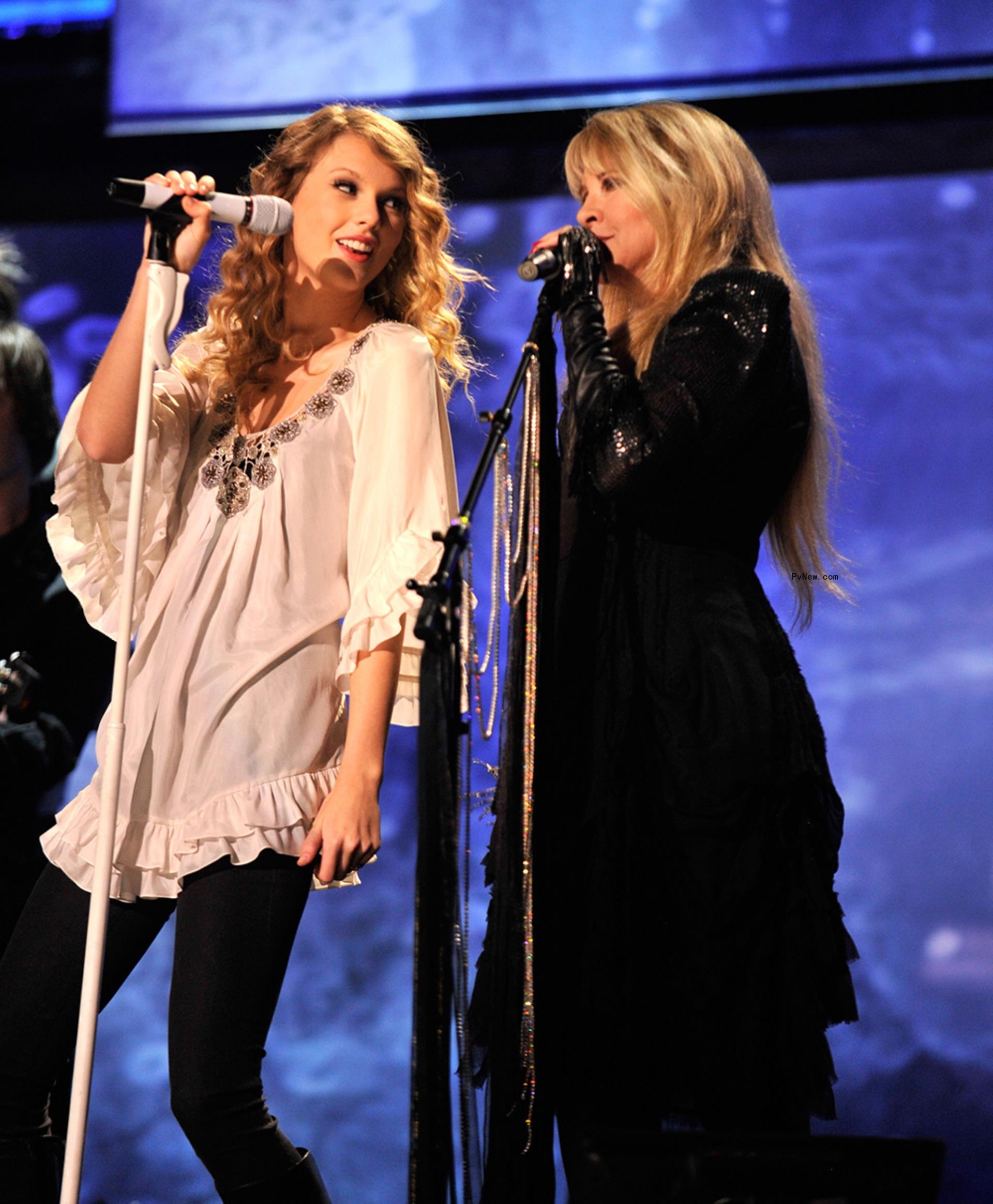 Stevie Nicks and Taylor Swift