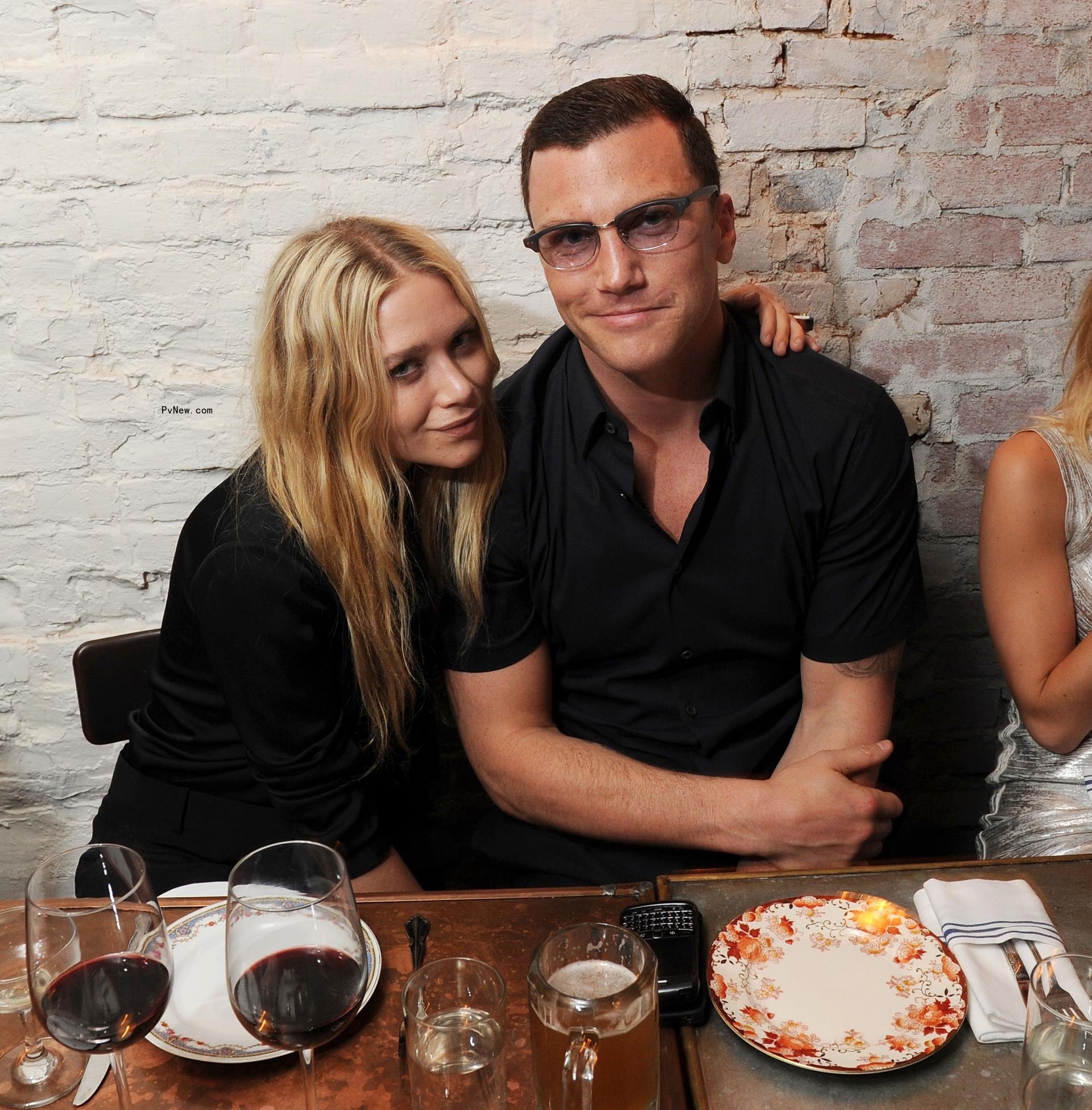 Mary-Kate Olsen and Sean Avery