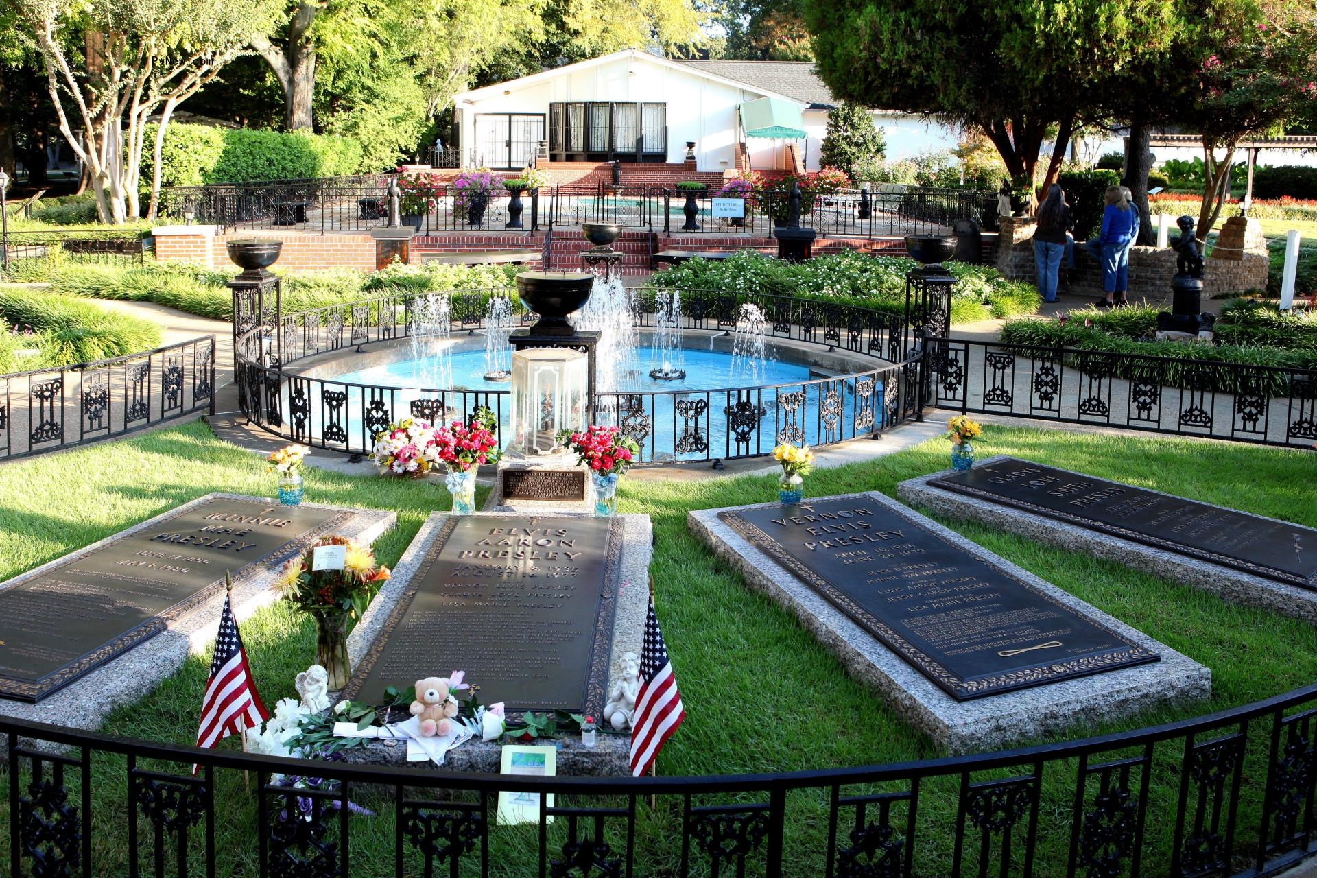 Burial sites in the garden at Graceland.