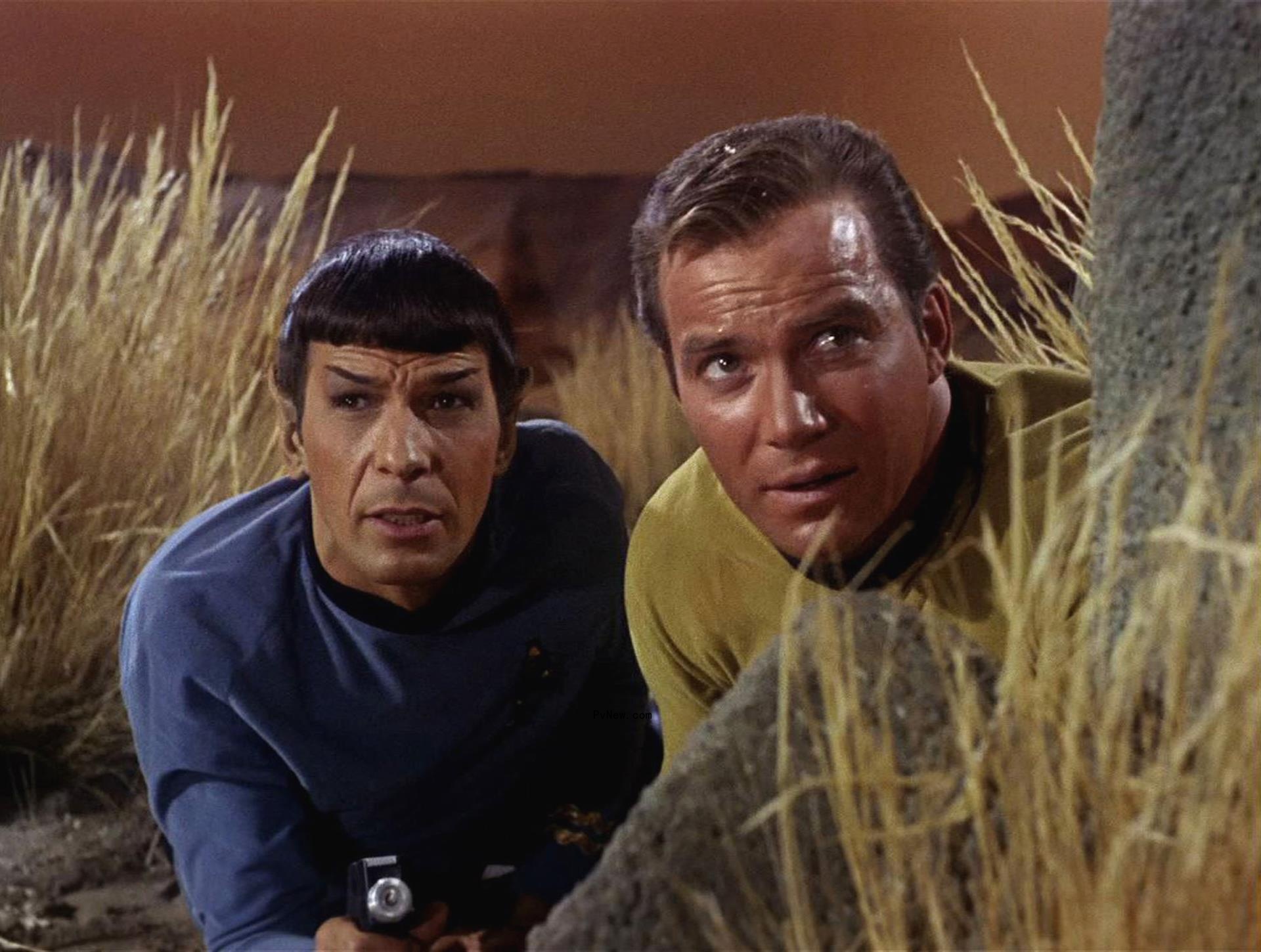 Leo<i></i>nard Nimoy and William Shatner in