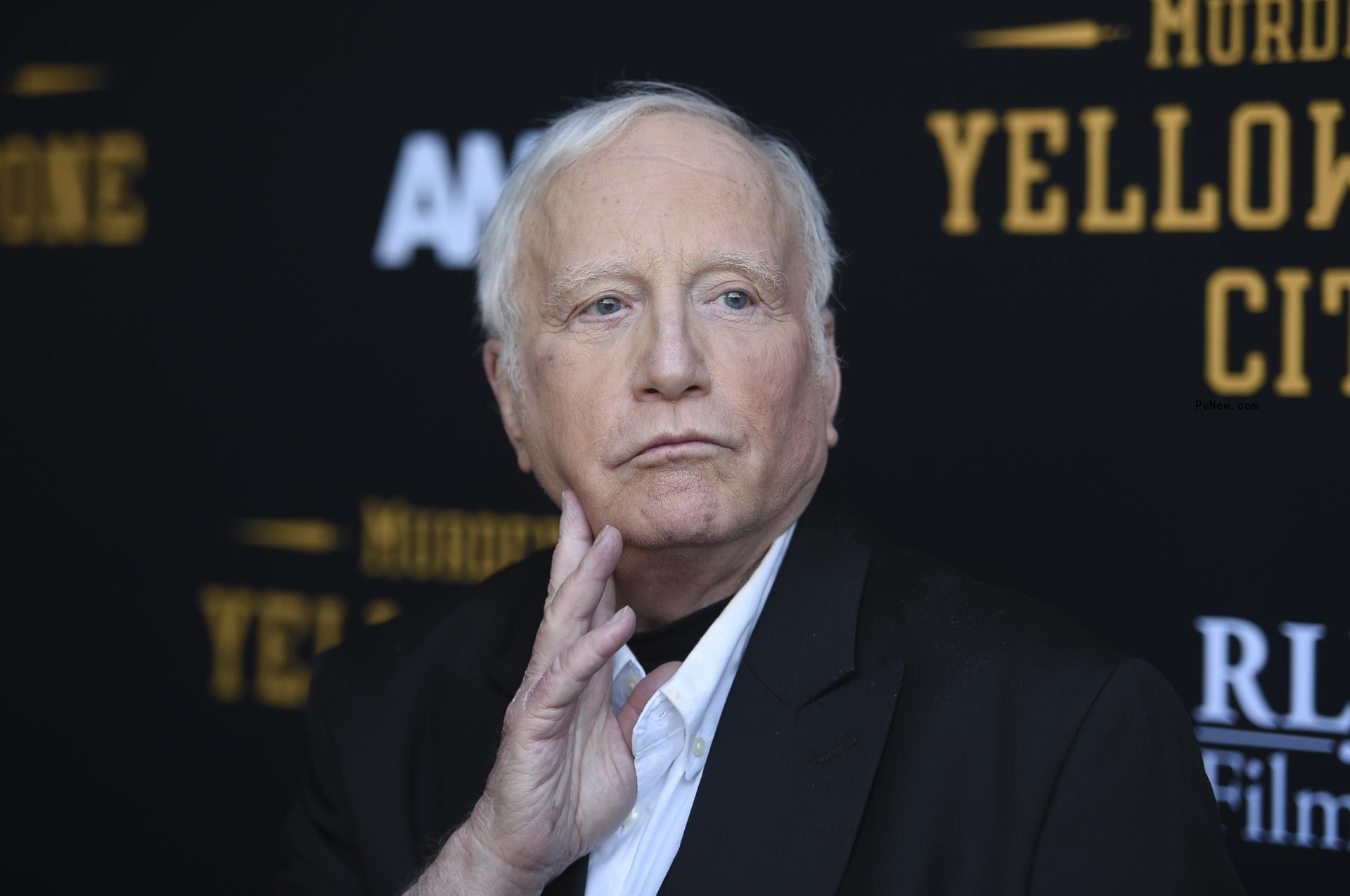 Richard Dreyfuss sitting