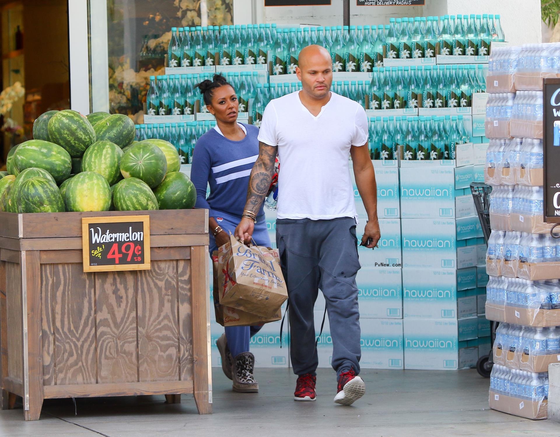 mel b and stephen belafo<i></i>nte grocery shopping