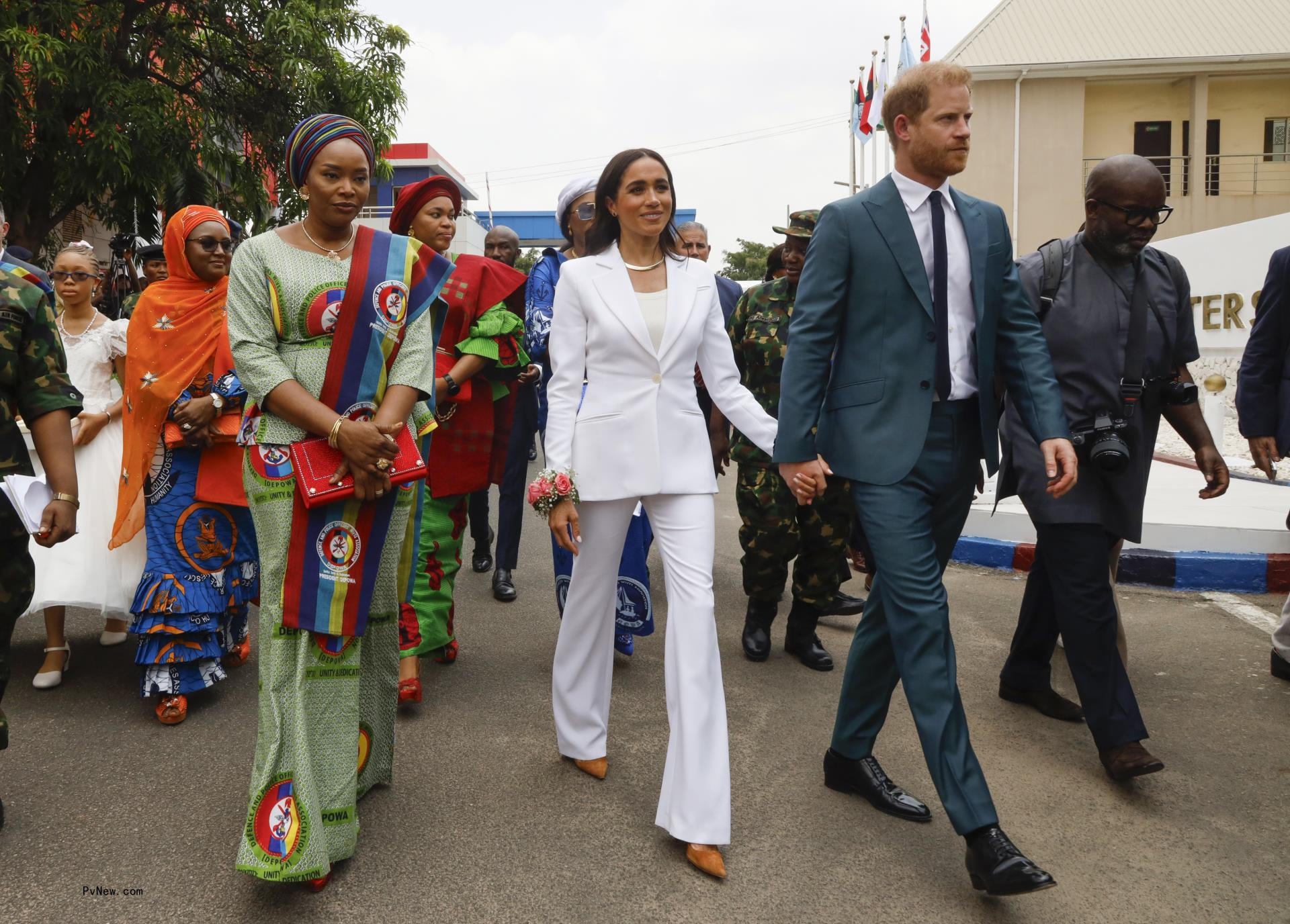 Prince Harry ans Meghan Markle in Nigeria. 