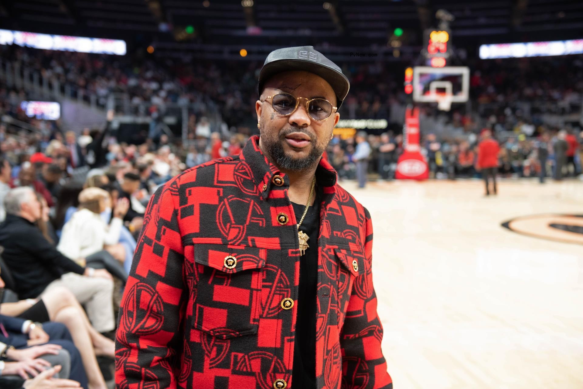 The-Dream at an NBA game.