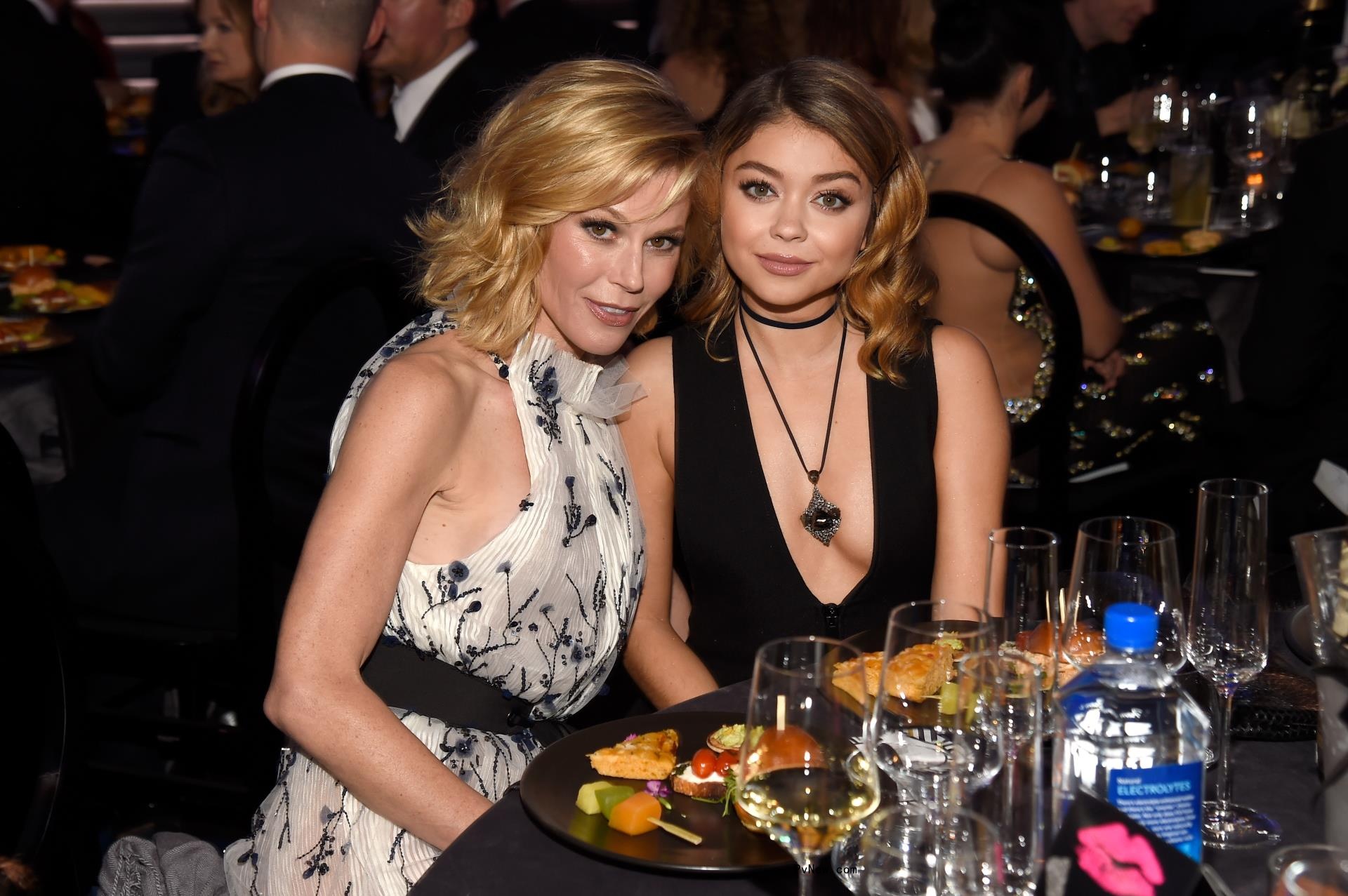 Julie Bowen and Sarah Hyland