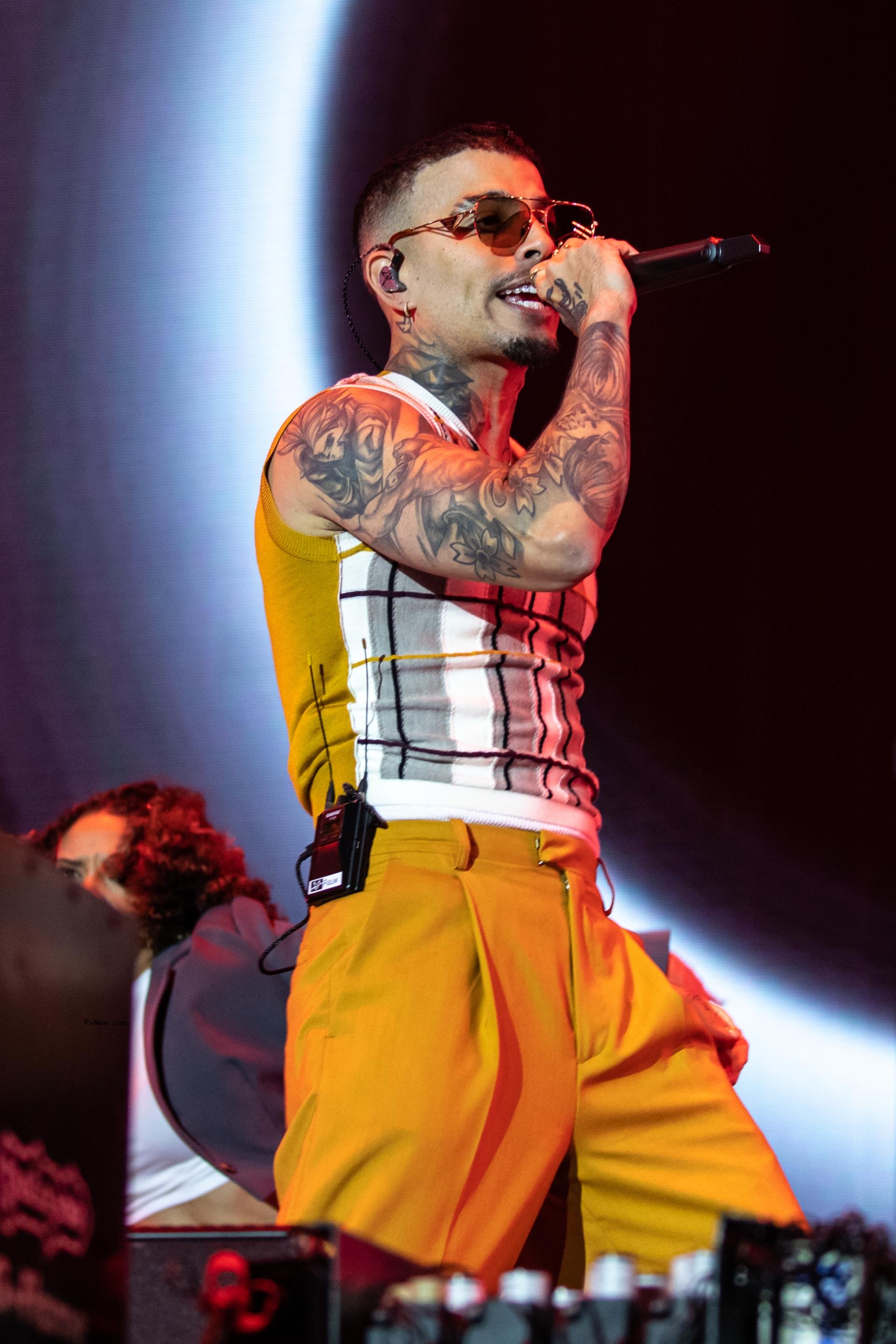 rauw alejandro performing