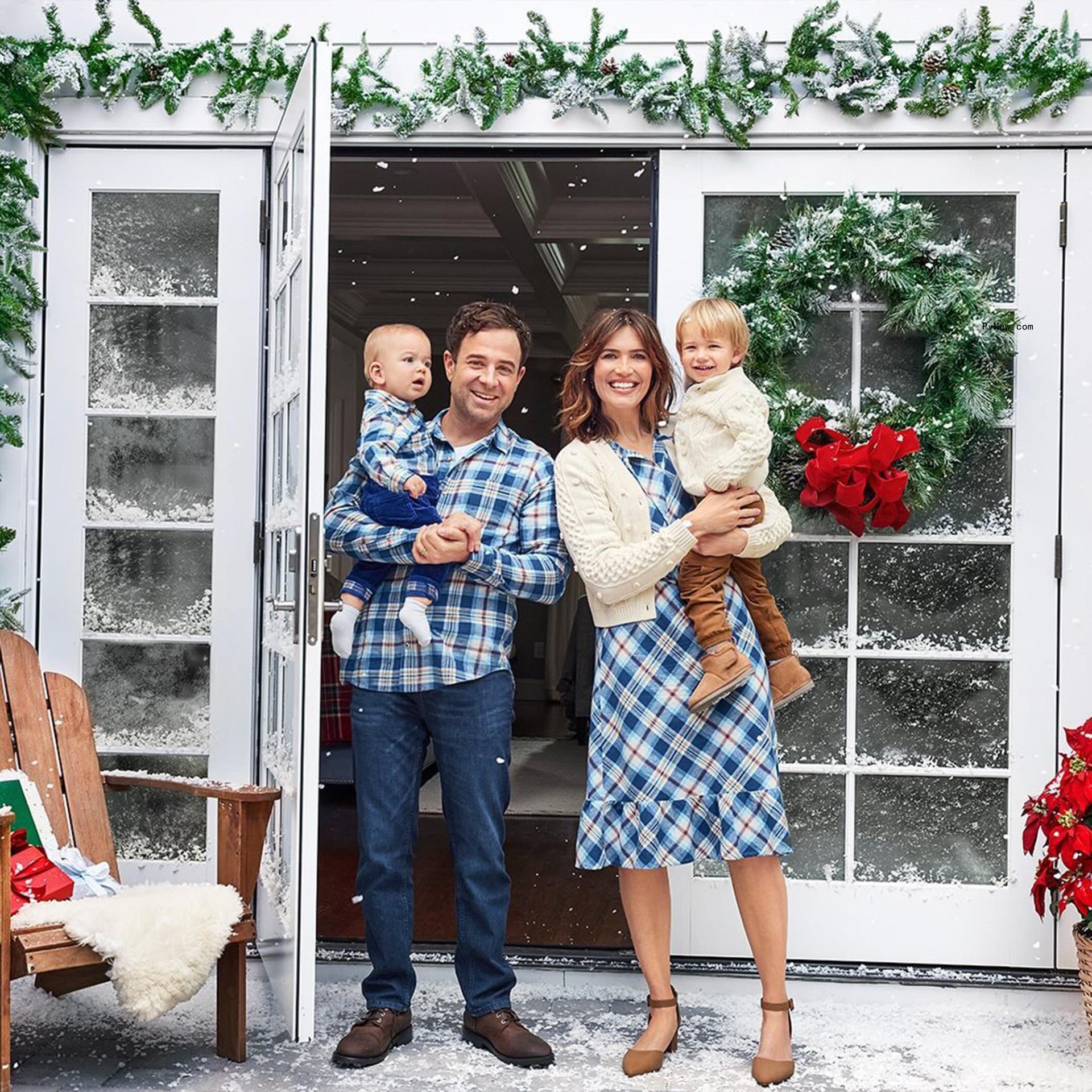 Mandy Moore, Taylor Goldsmith and sons