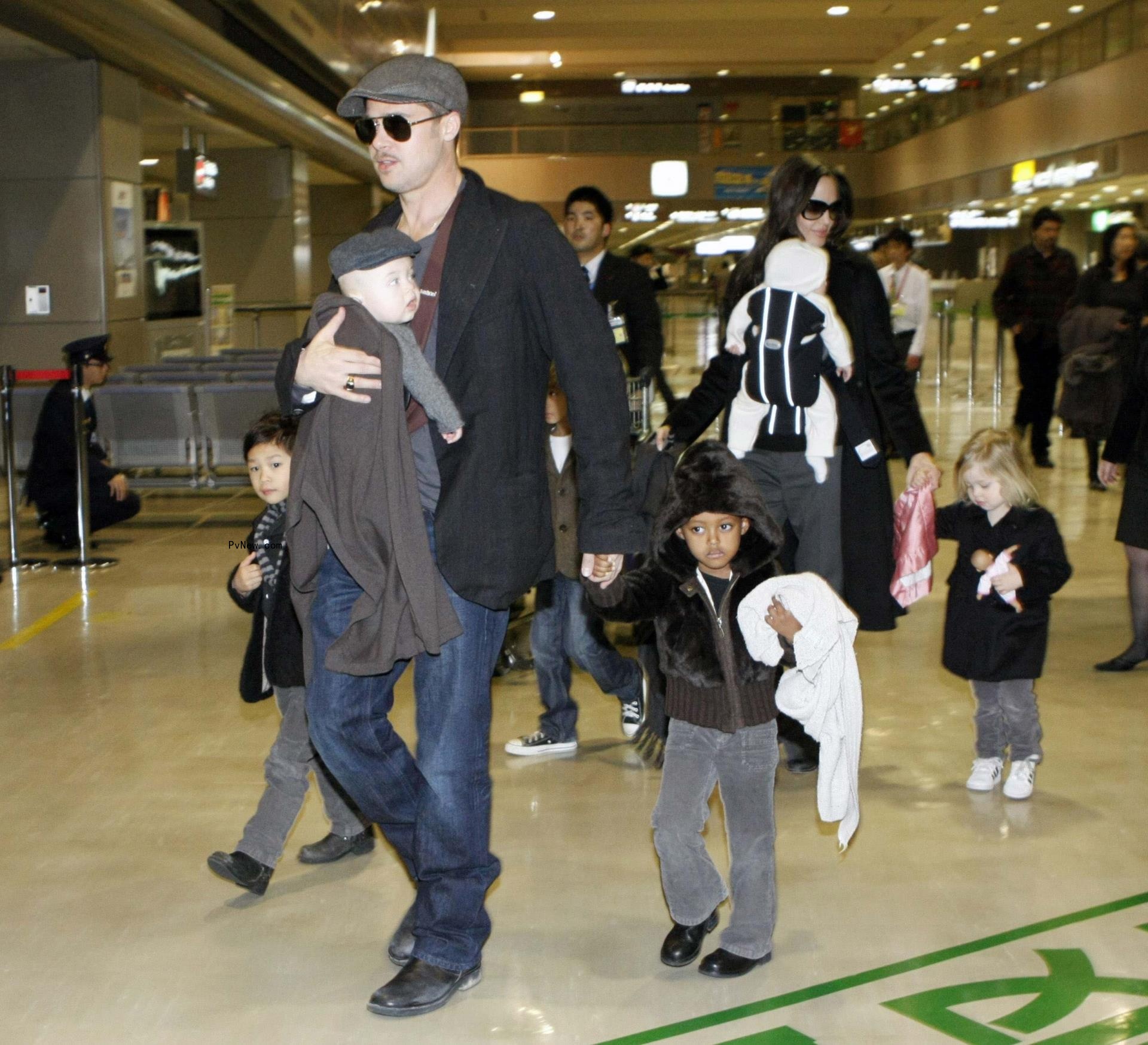 Angelina Jolie, Brad Pitt and kids