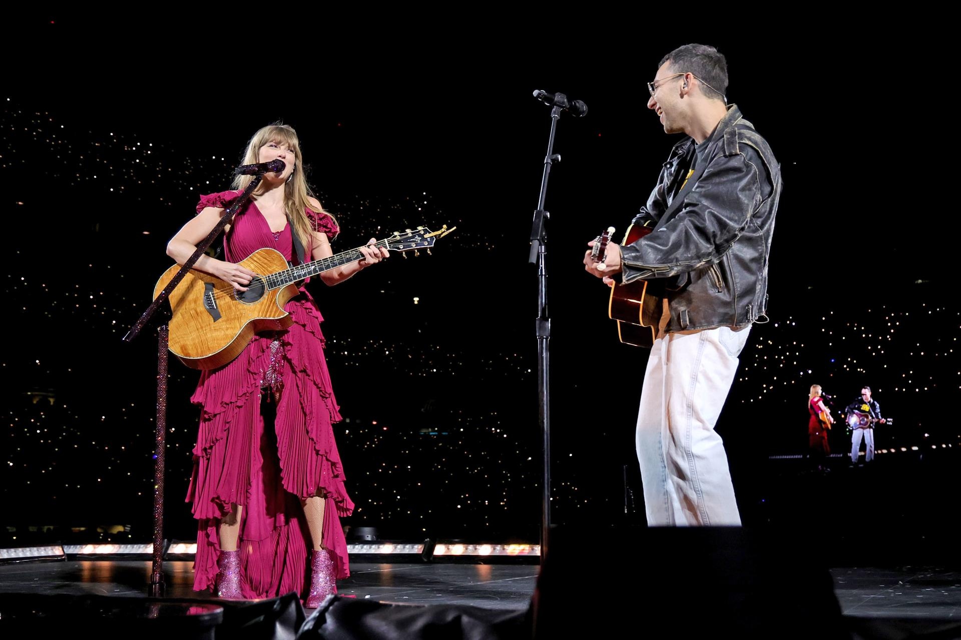 Jack Anto<i></i>noff and Taylor Swift