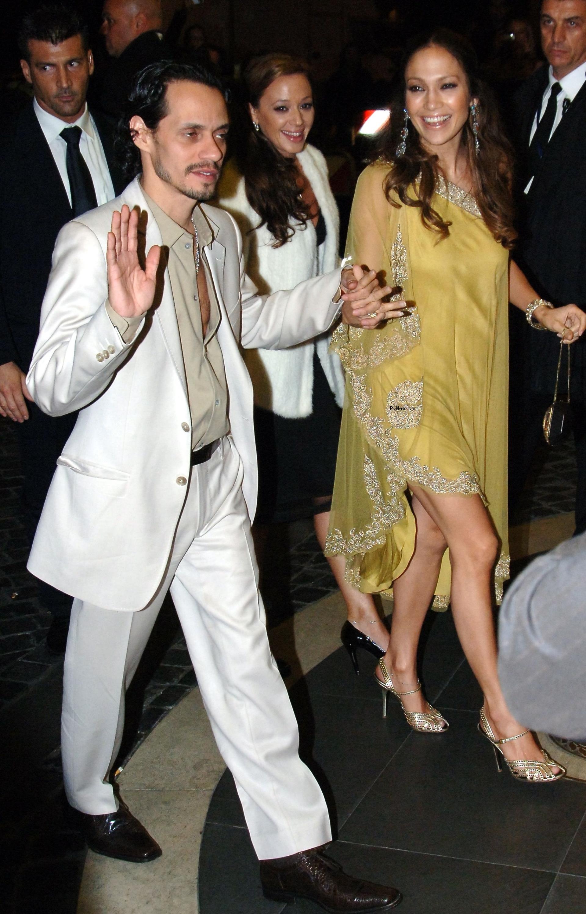 Jennifer Lopez and Leah Remini