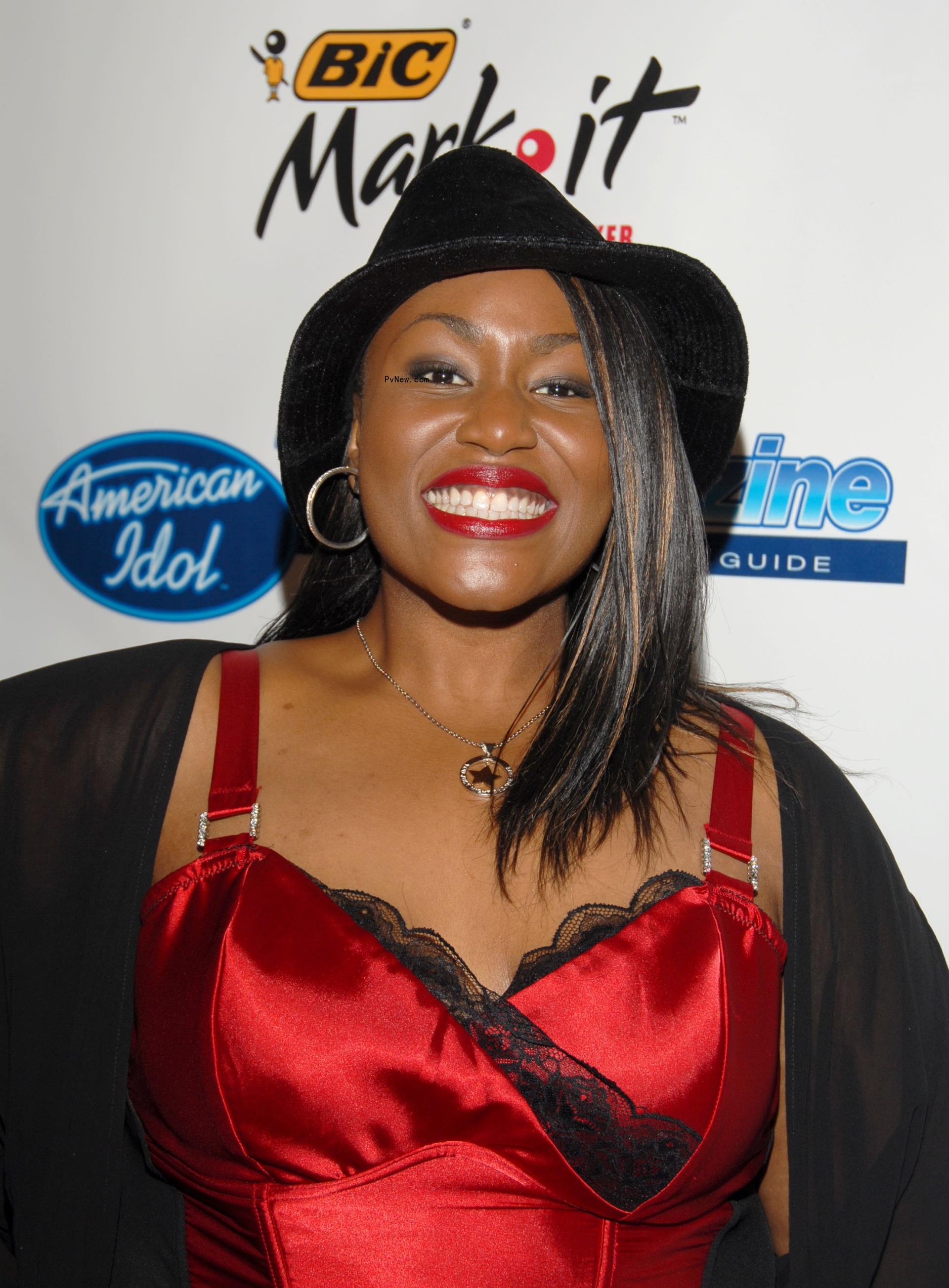 Mandisa smiling