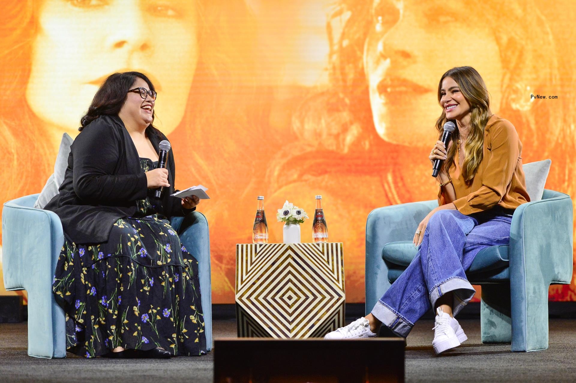 Yvo<i></i>nne Villarreal and Sofía Vergara at the Netflix FYSEE: In Co<i></i>nversation in LA.