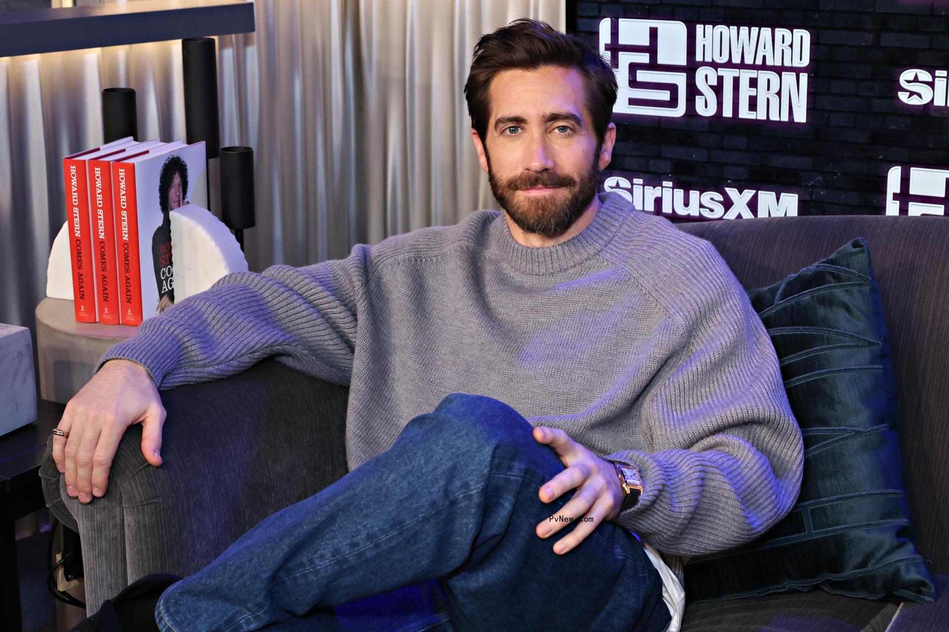 Jake Gyllenhaal poses during Howard Stern interview