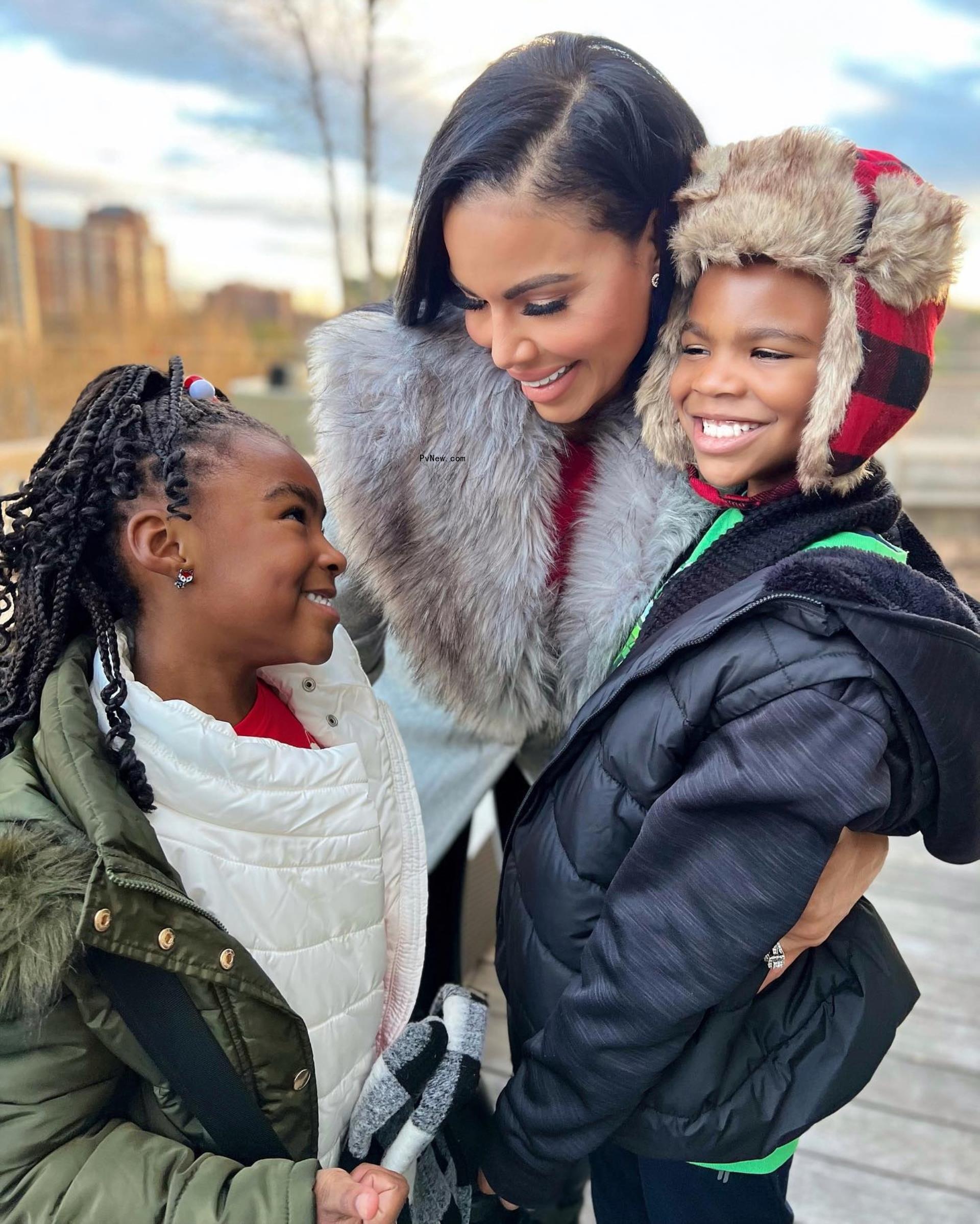 Mia Thornton with kids Juliana and Jeremiah