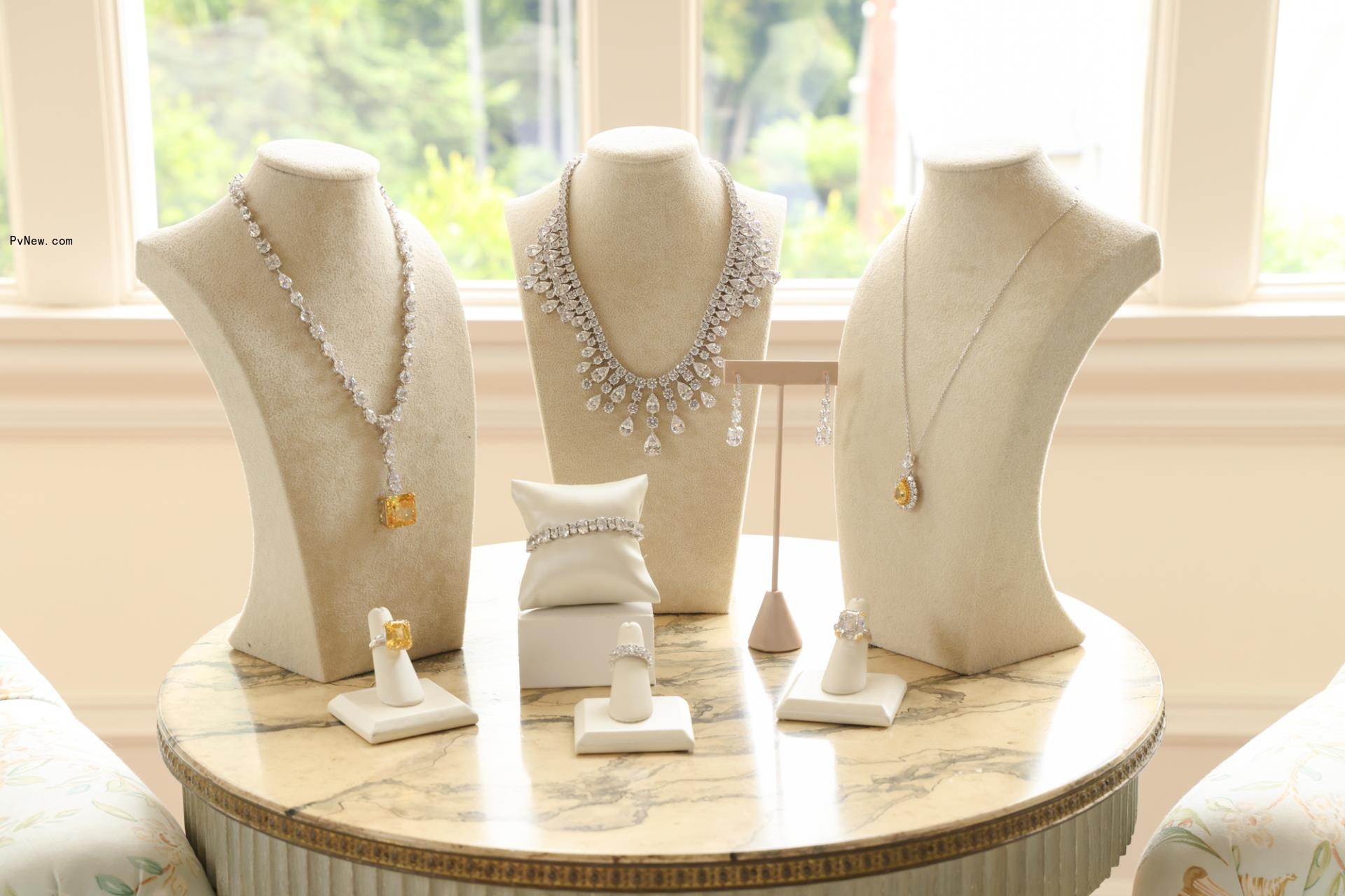 Kathy Hilton x Anna Zuckerman jewelry