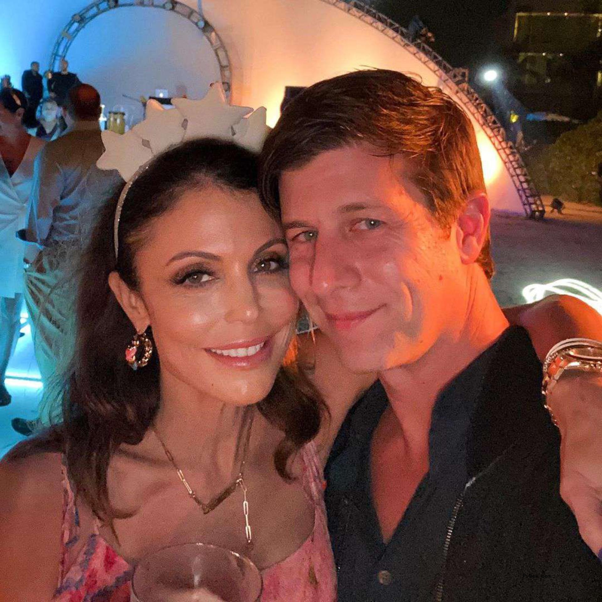 A selfie of Bethenny Frankel and Paul bernon