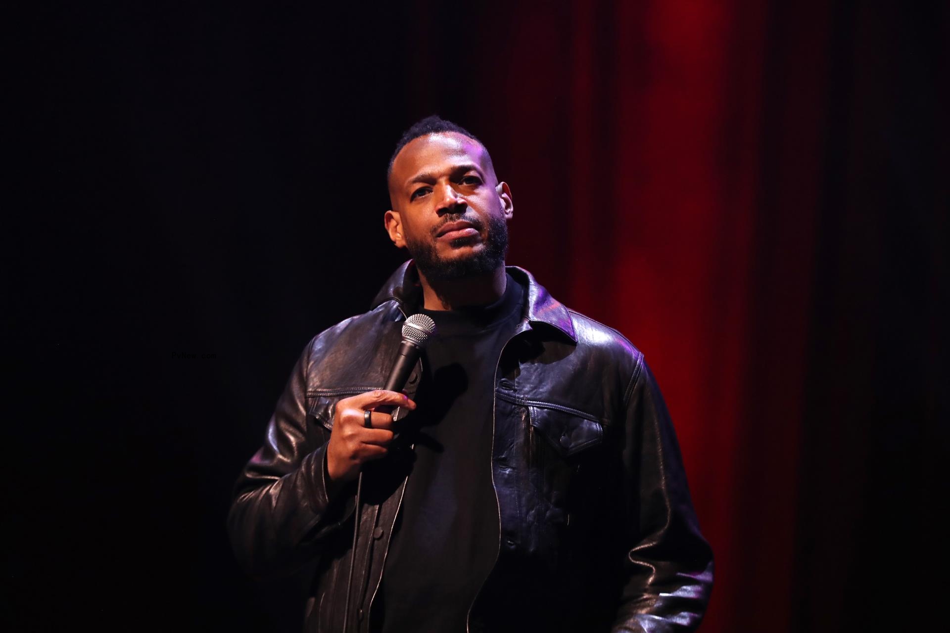 Marlon Wayans on stage. 