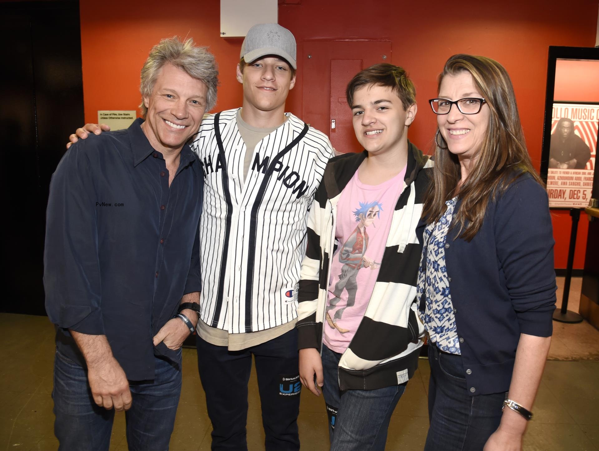 Jon Bon Jovi, Dorothea Hurley and sons