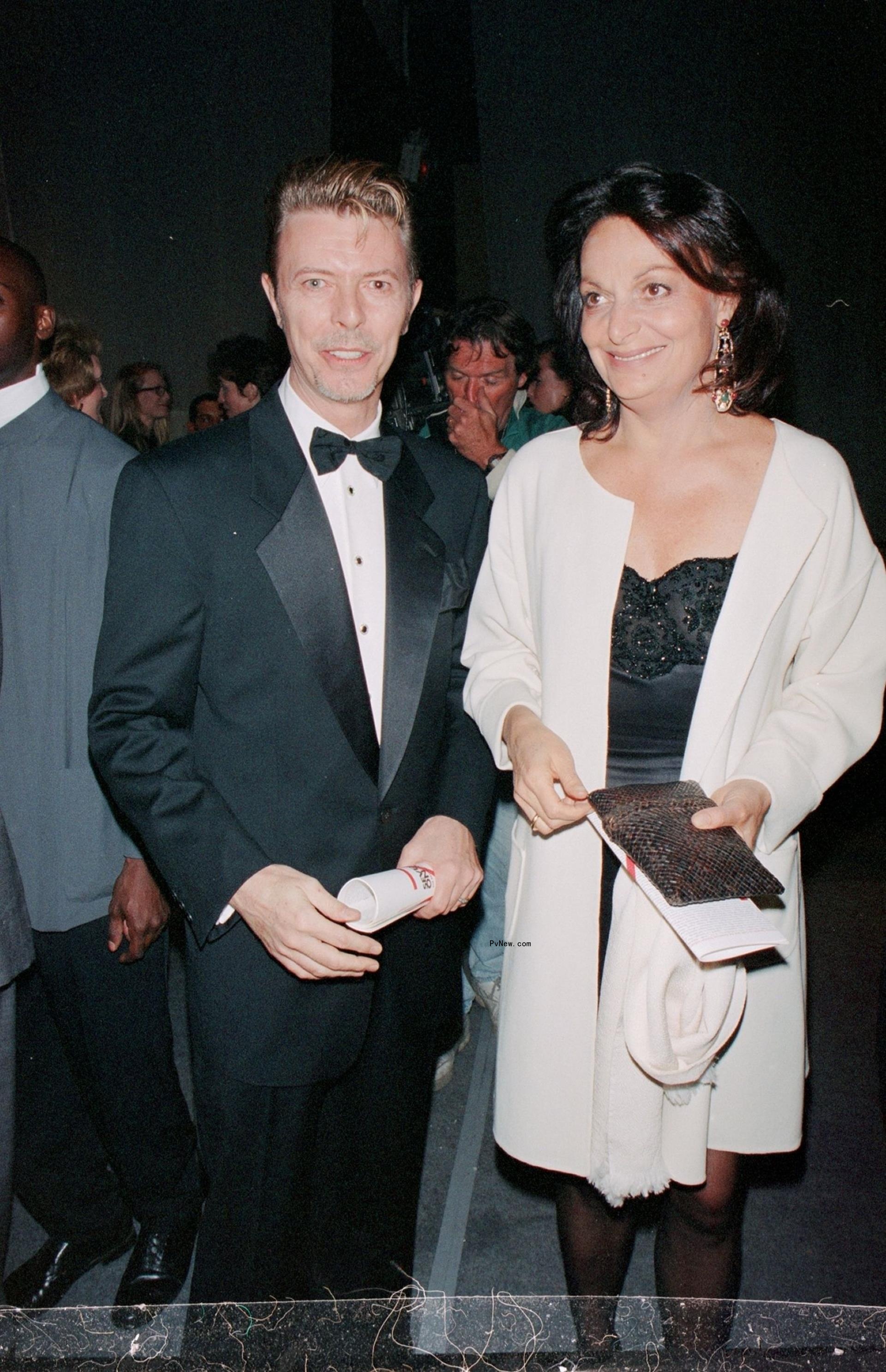 David Bowie and Diane Von Furstenberg walking