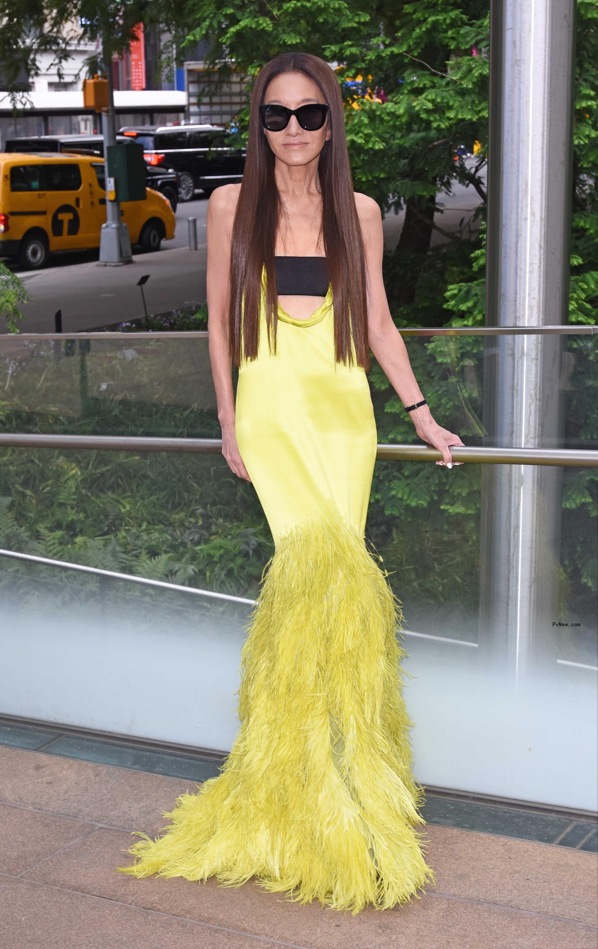 Vera Wang wearing a neon dress at the 2024 Fragrance Foundation Awards