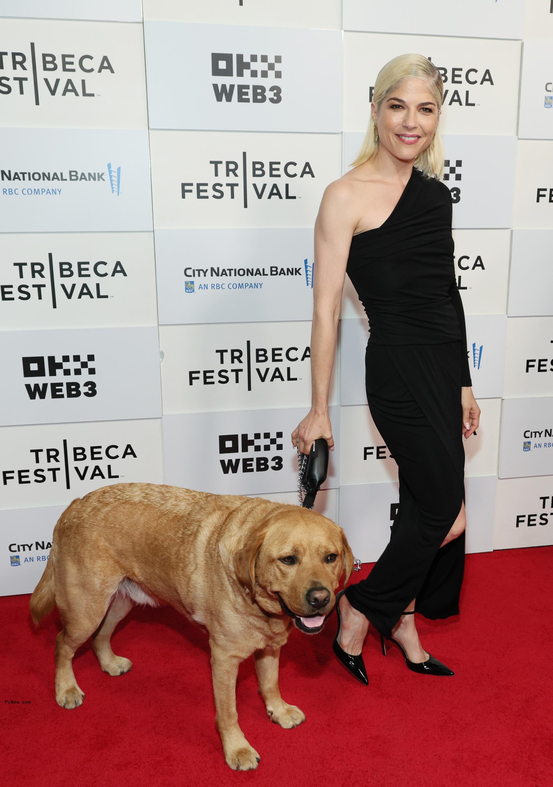 Selma Blair and Scout red carpet photo