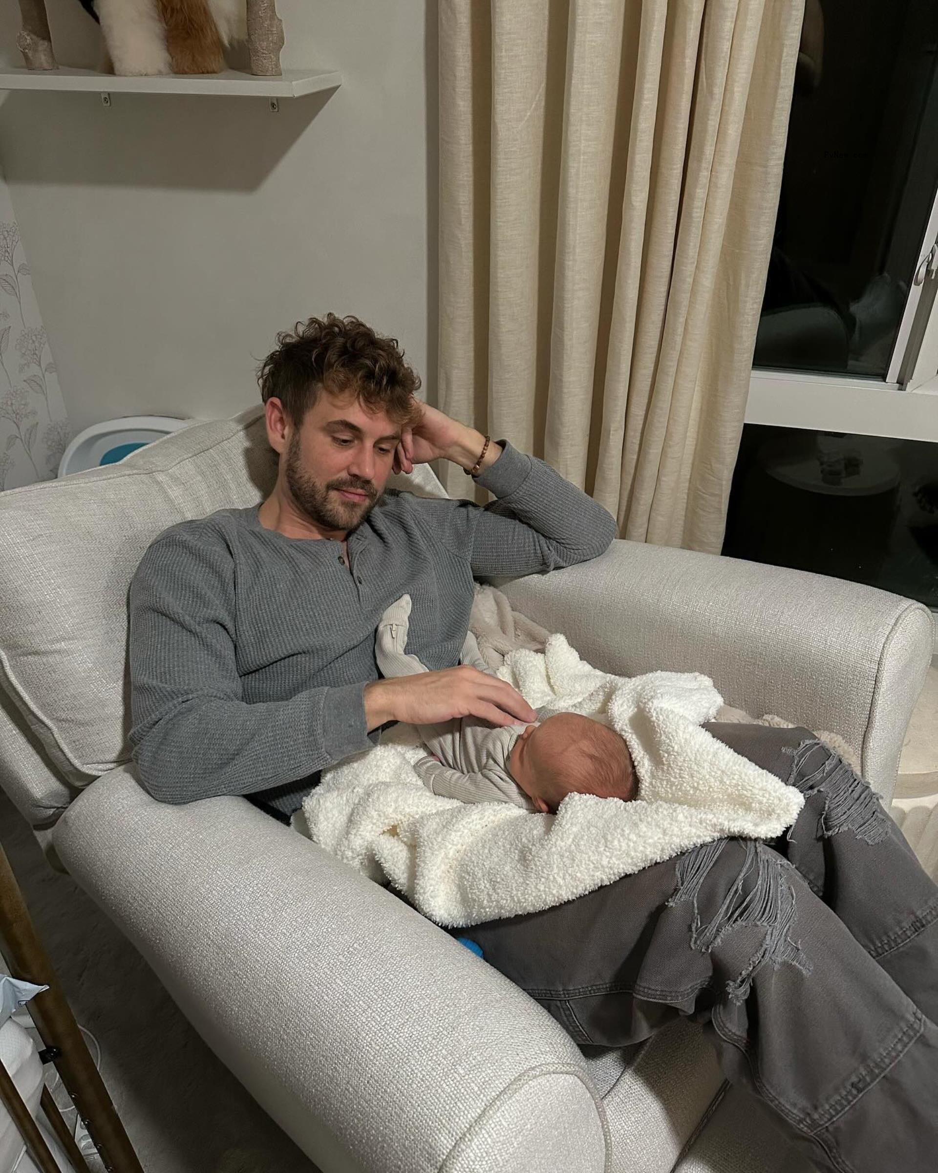 Nick Viall and daughter River Rose