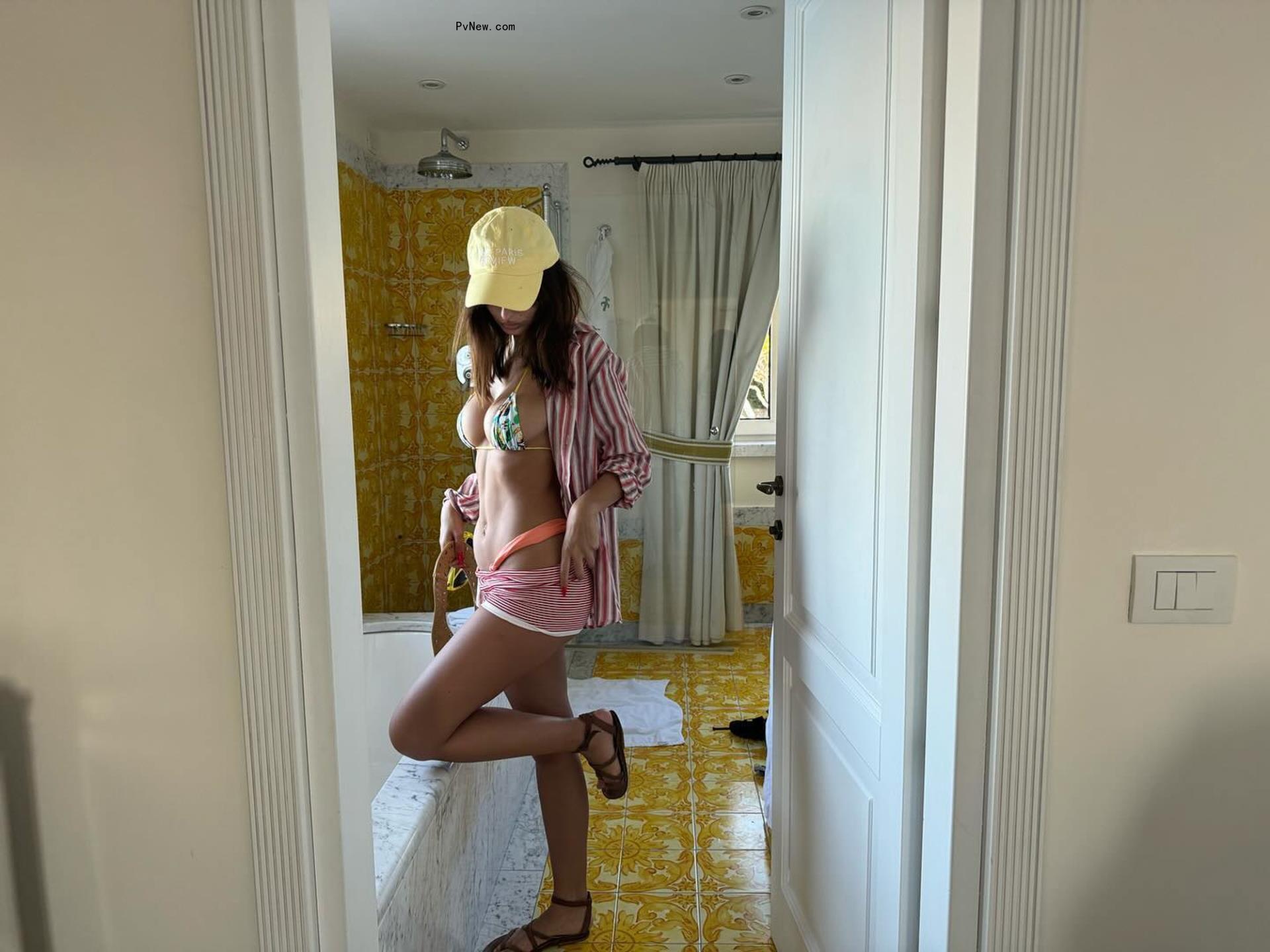 Emily Ratajkowski