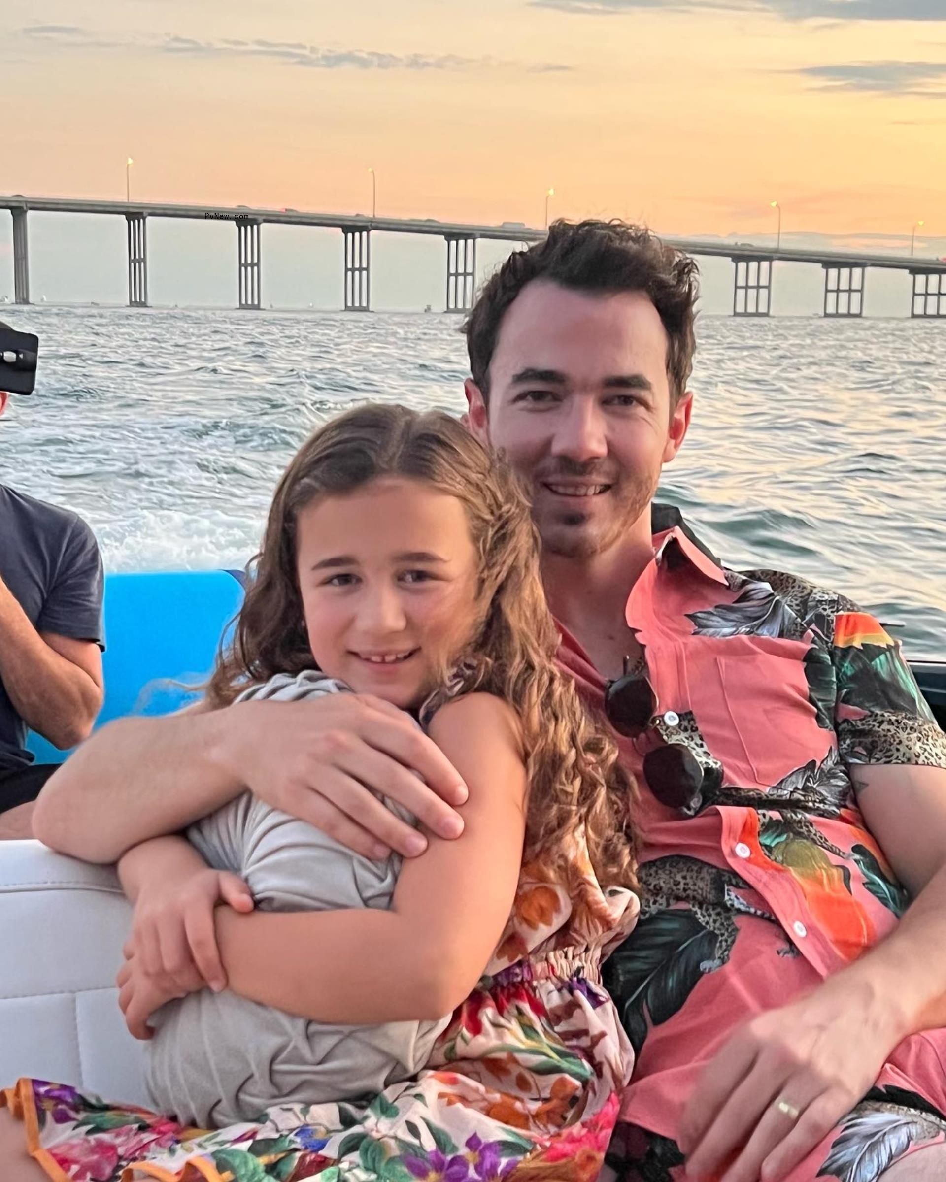 Kevin Jo<i></i>nas and his daughter Alena