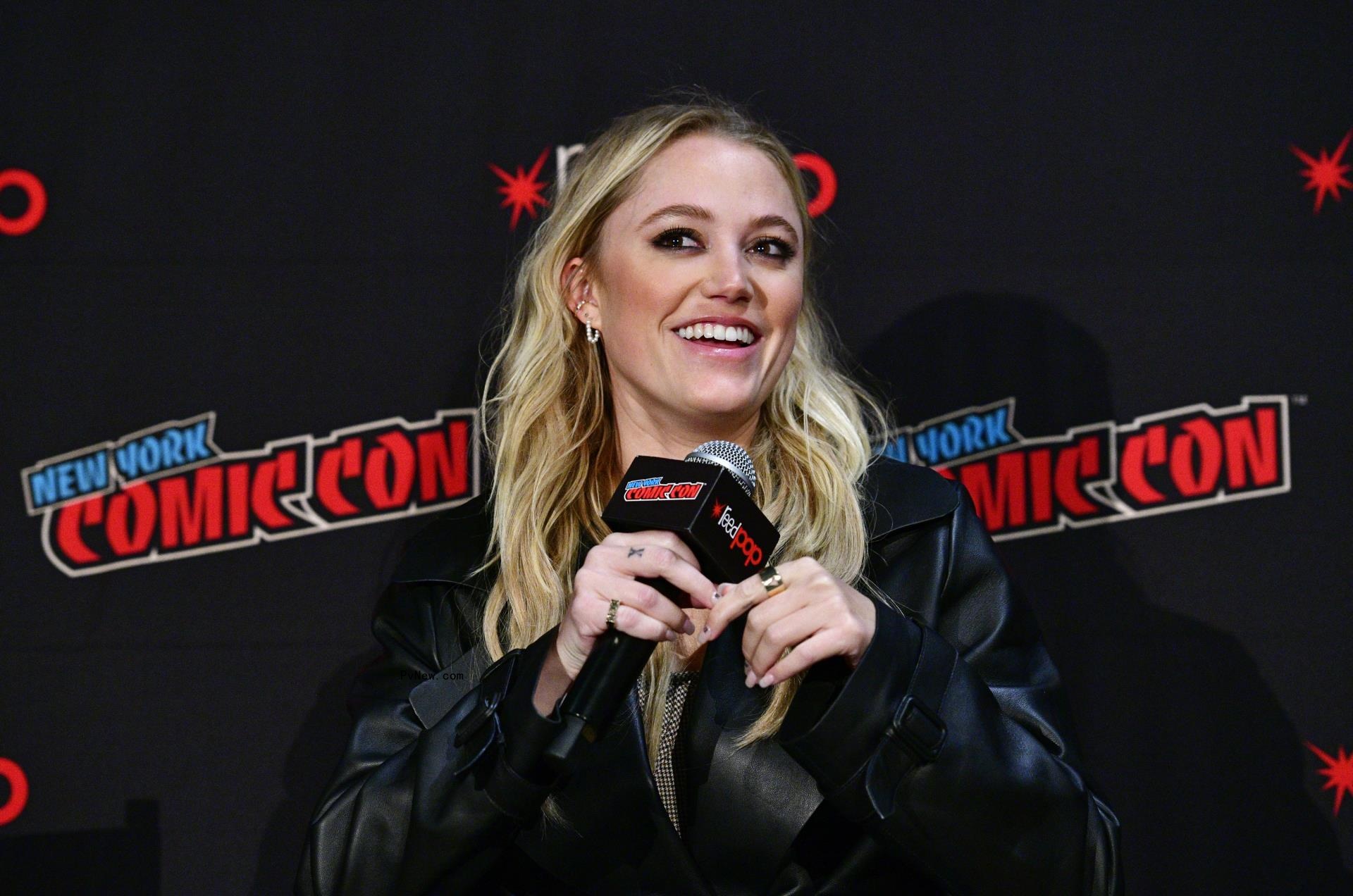 Maika Mo<i></i>nroe talking at a panel
