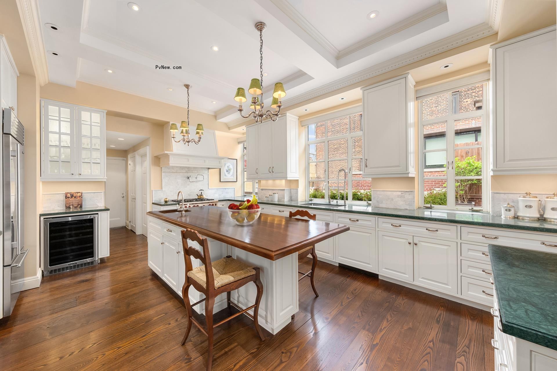 14 Sutton Place South