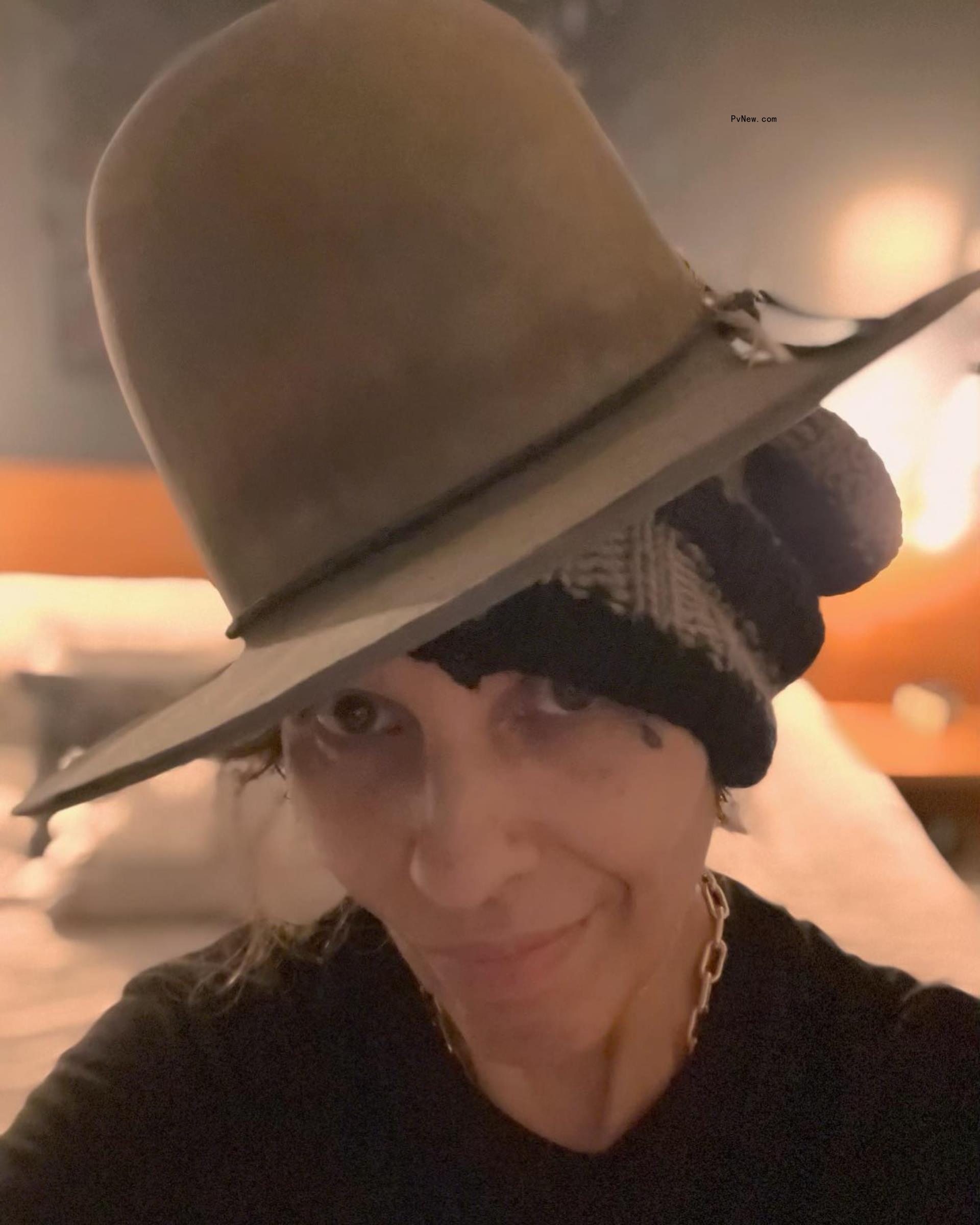 Linda Perry in a selfie.
